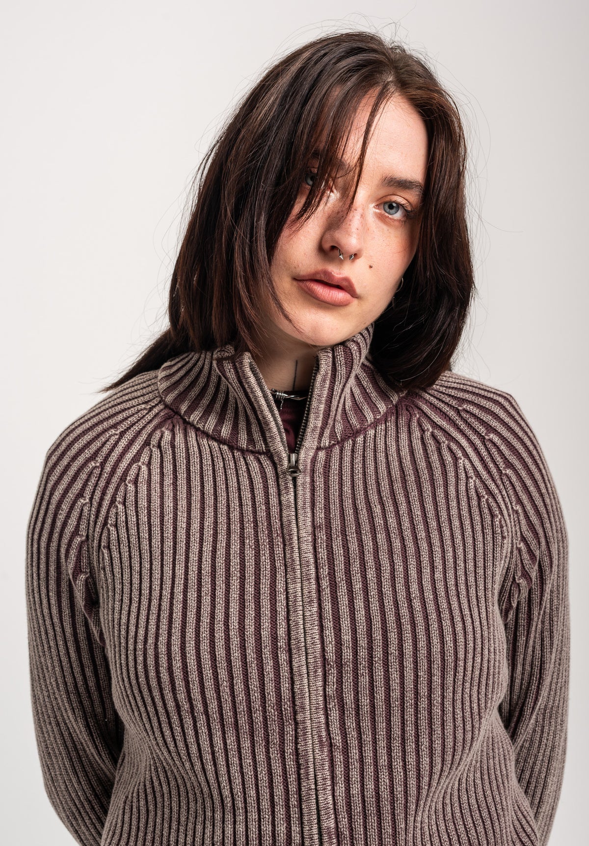 TITUS Bojana Cardigan darkberry – Vista di dettaglio 1