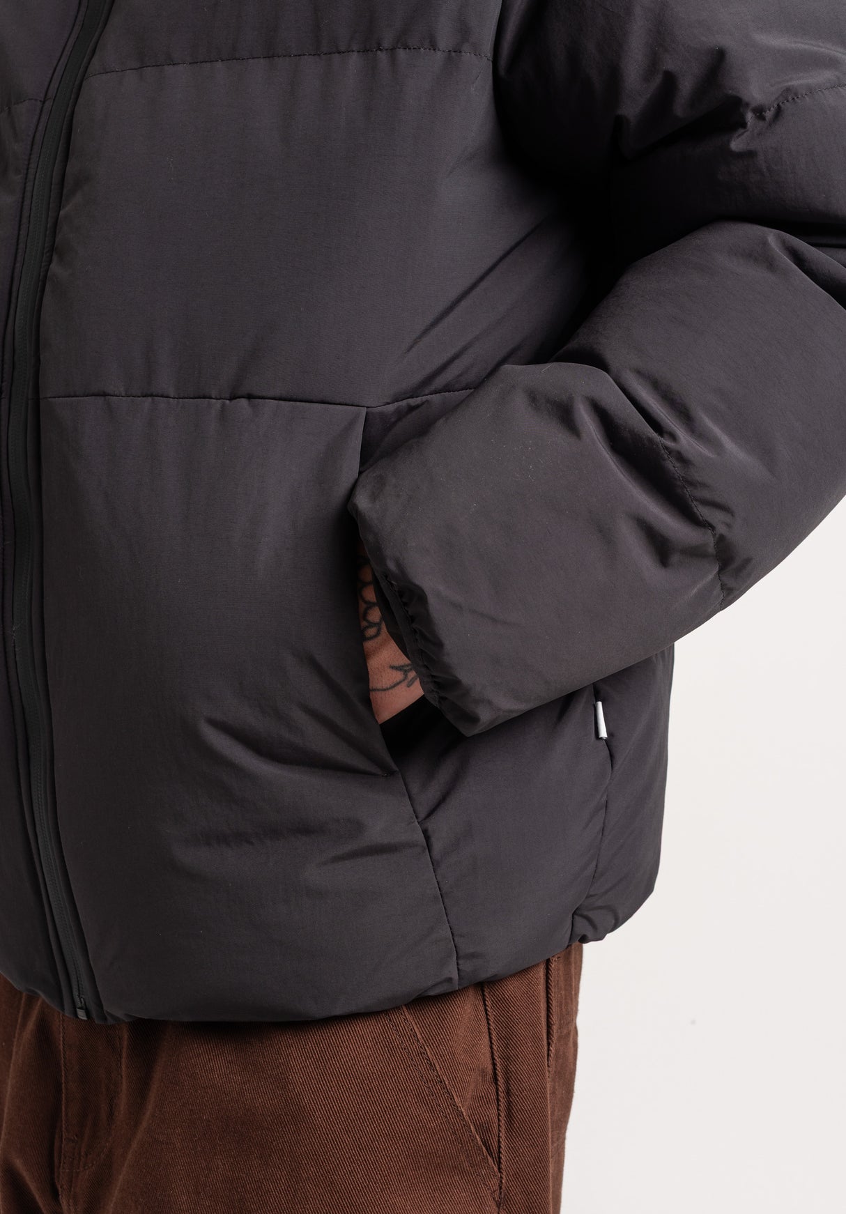 Puffer black Oberansicht