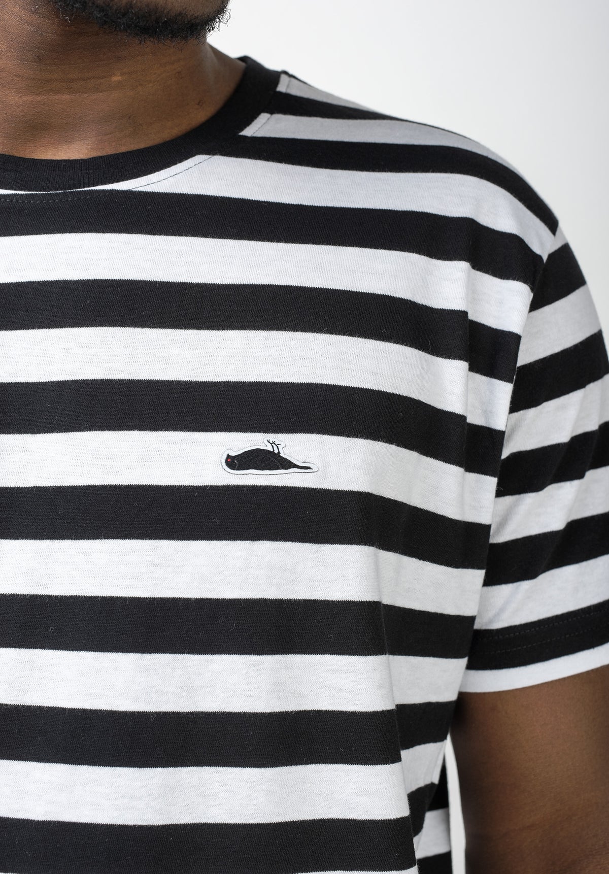 Atticus Frame Stripe T-shirt black-white – Vista 2