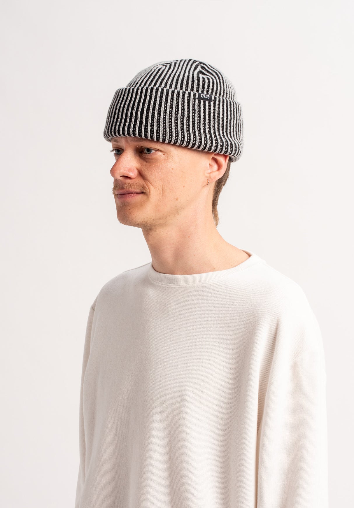 TITUS Däkl Beanie grey – Detail view 1
