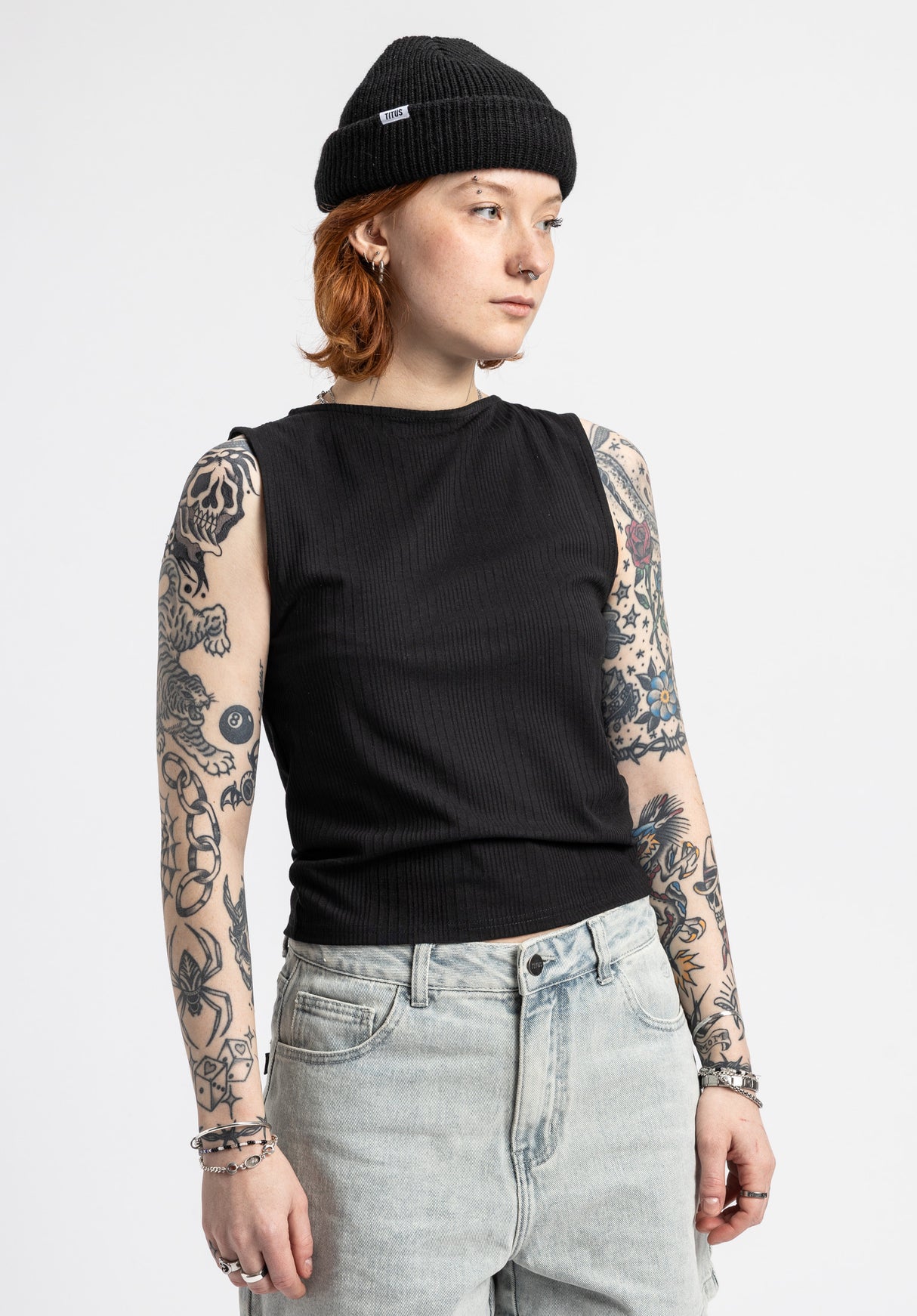 Zehli black Closeup1