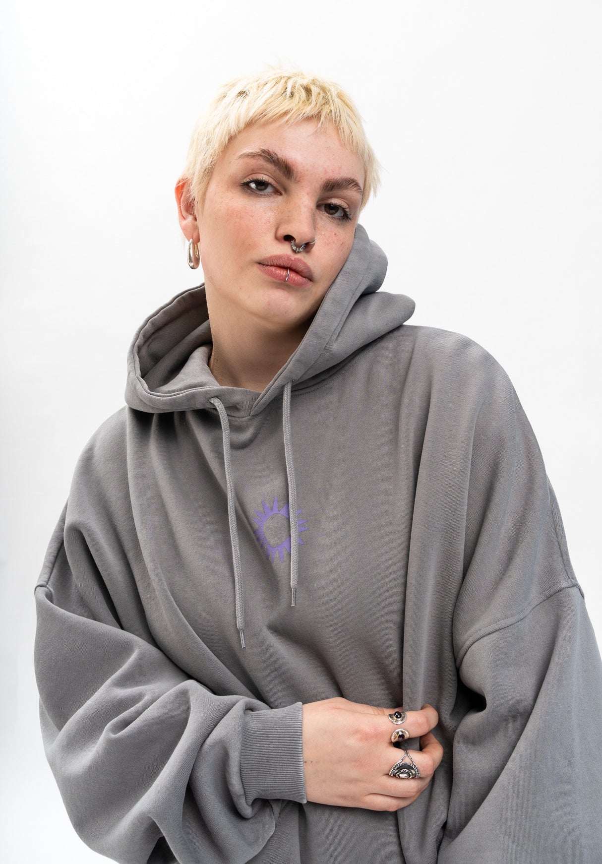 Fanny darkgreyfaded Closeup2