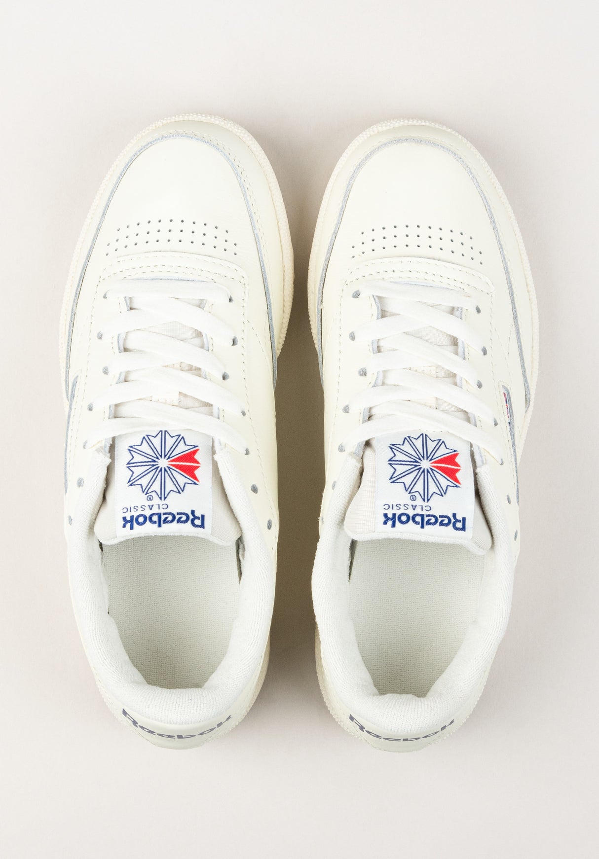 Club C 85 chalk-alabas-essblue Closeup2