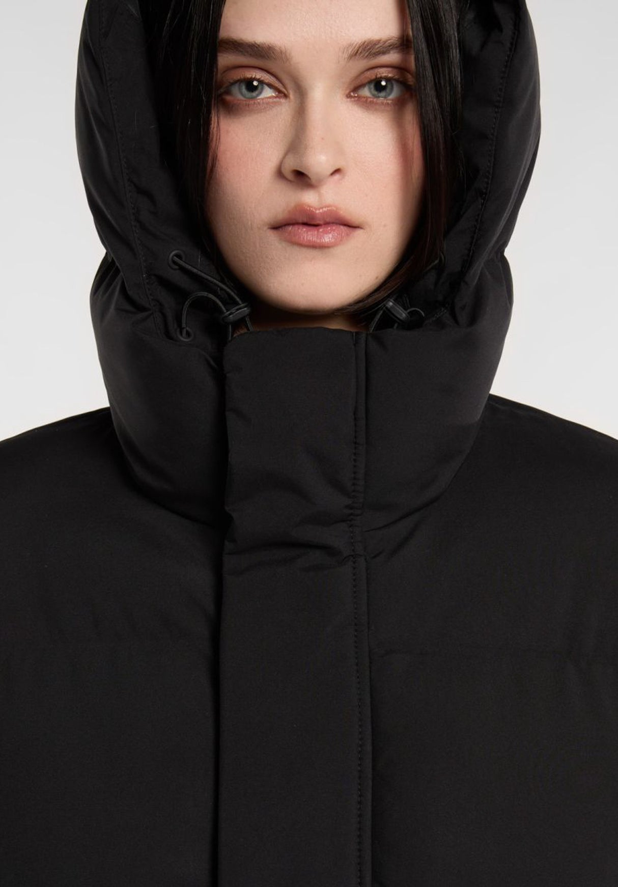 Eagleville Hooded Puffer black Closeup2