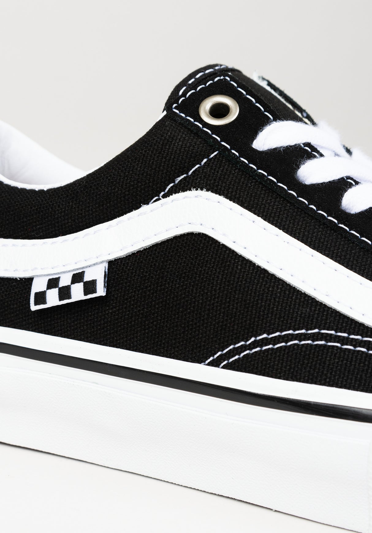 Old Skool SKATE black-white Unteransicht