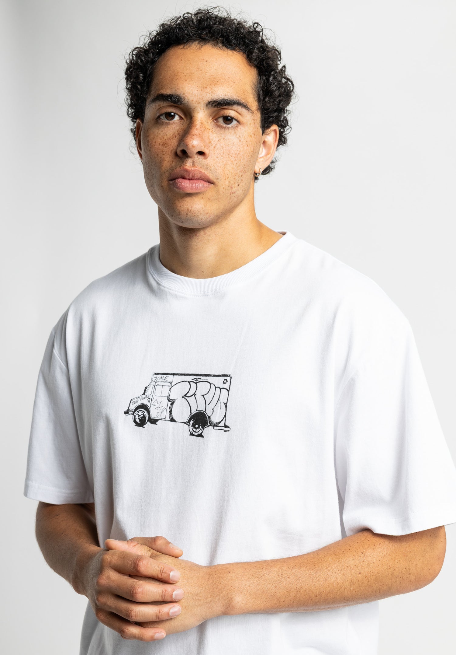 LKW white Vorderansicht Zoom Image