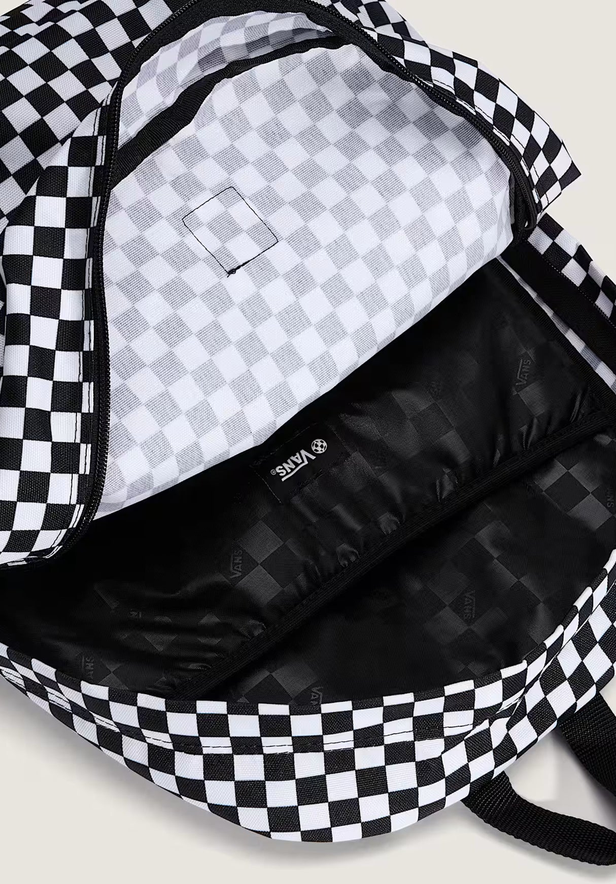Old Skool Check Backpack black-white Closeup1