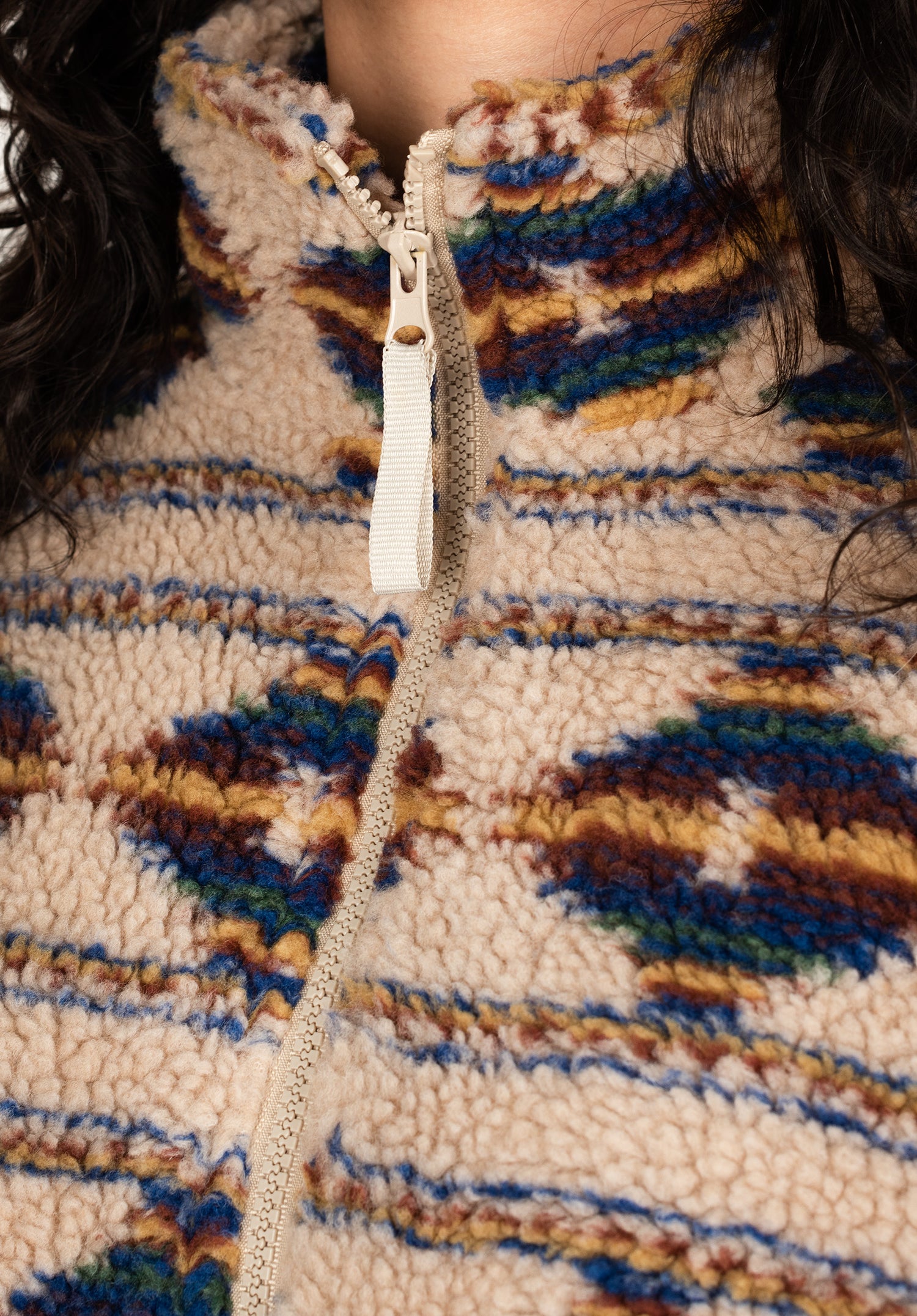 Nieva cream-ethno Closeup2 Zoom Image