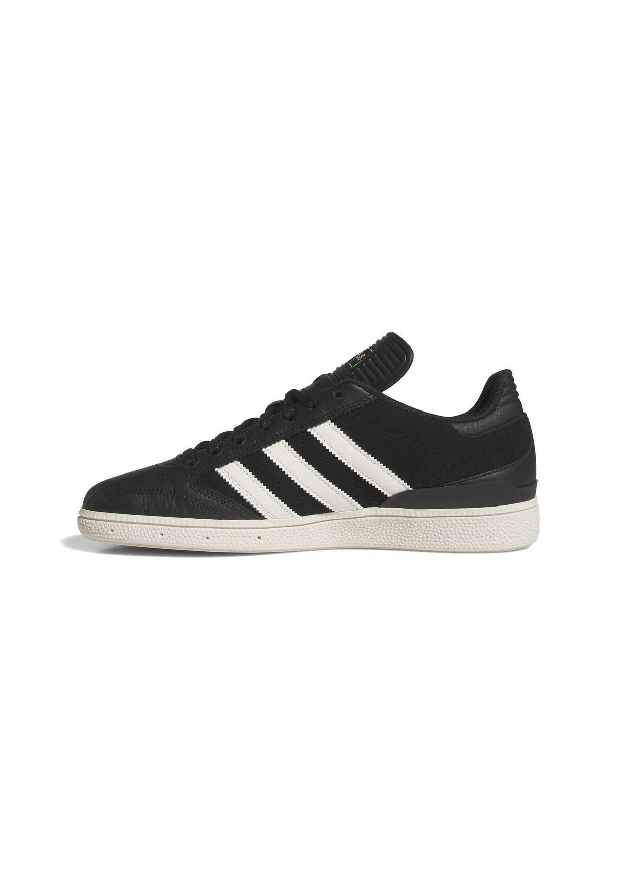 Busenitz Pro coreblack-chalkwhite-gold Closeup2