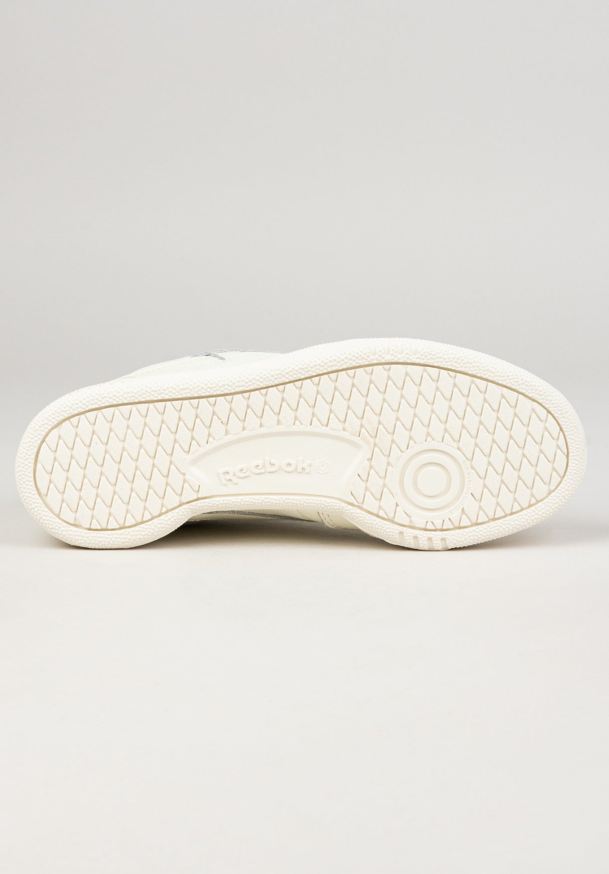 Club C 85 chalk-alabas-essblue Closeup1