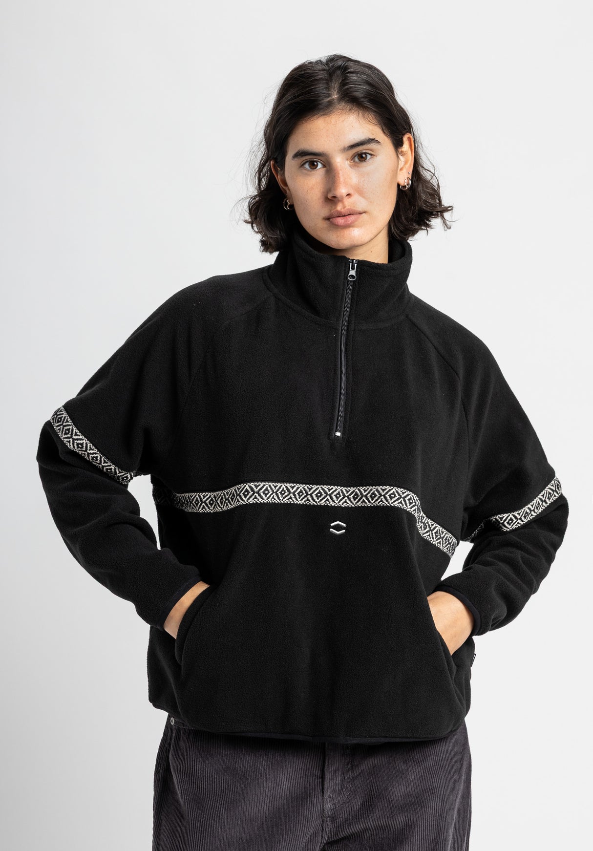 Jalma black-black Closeup1