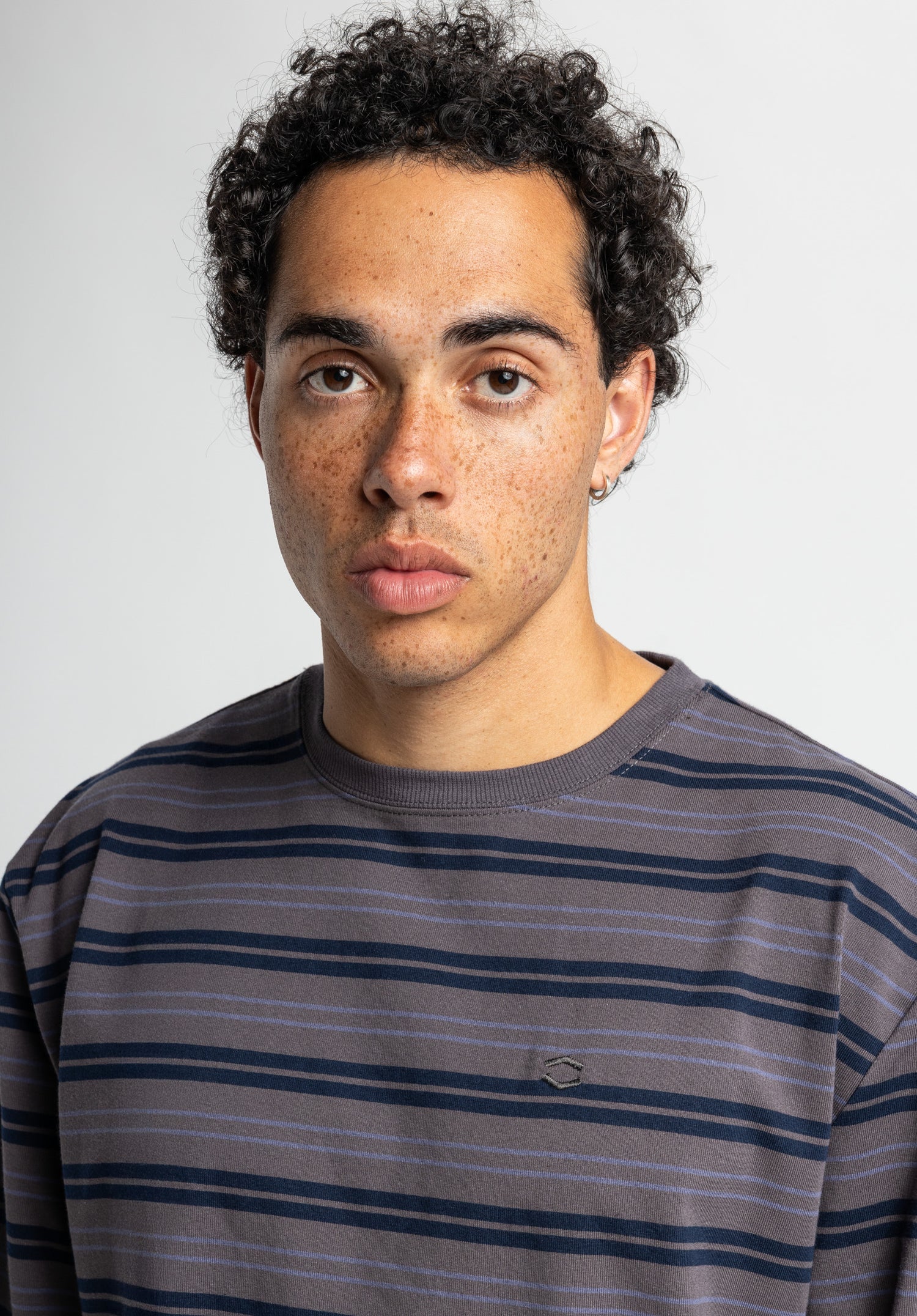 Icon Stripes grey-striped Closeup1 Zoom Image