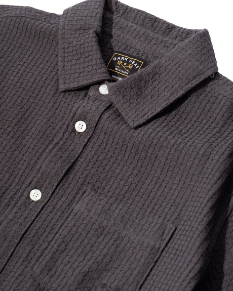 Tonal black Closeup1