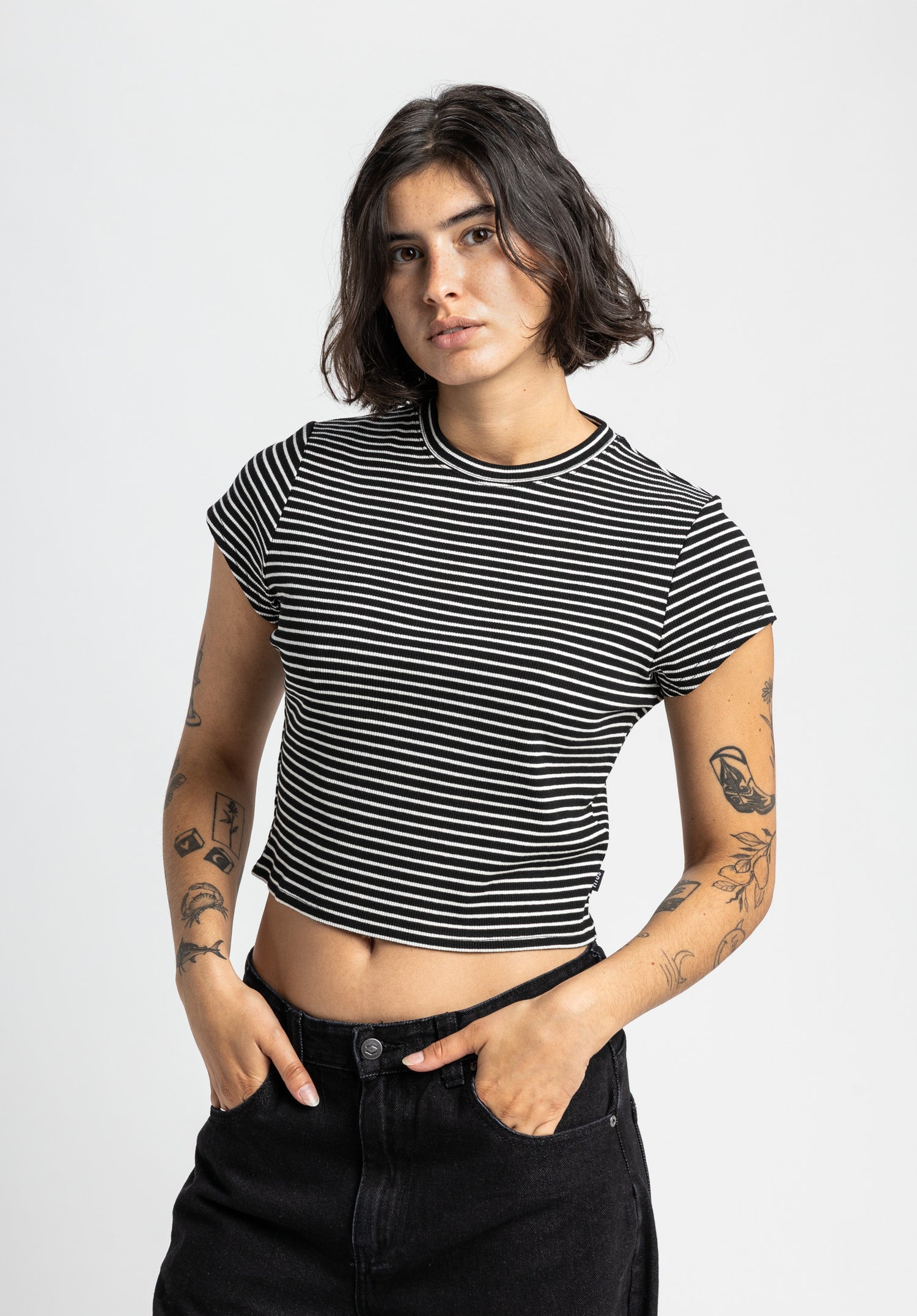 Simay black-white-striped Vorderansicht Zoom Image