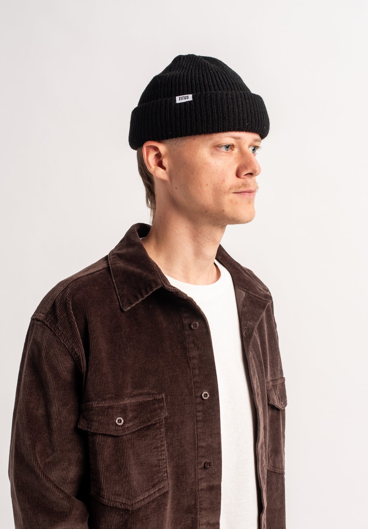 Script Fisherman Snow black Closeup2