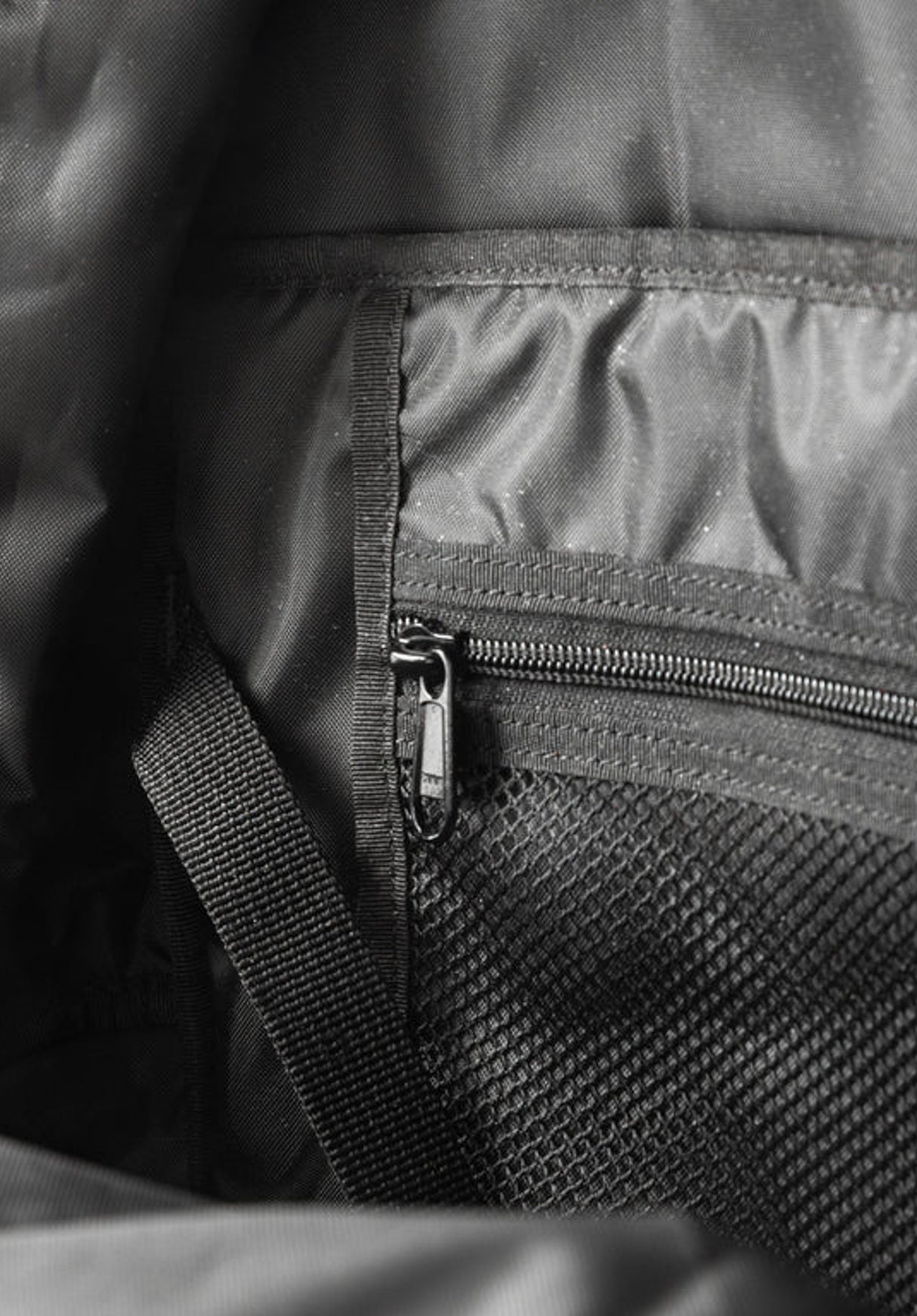 Canvas black Closeup2