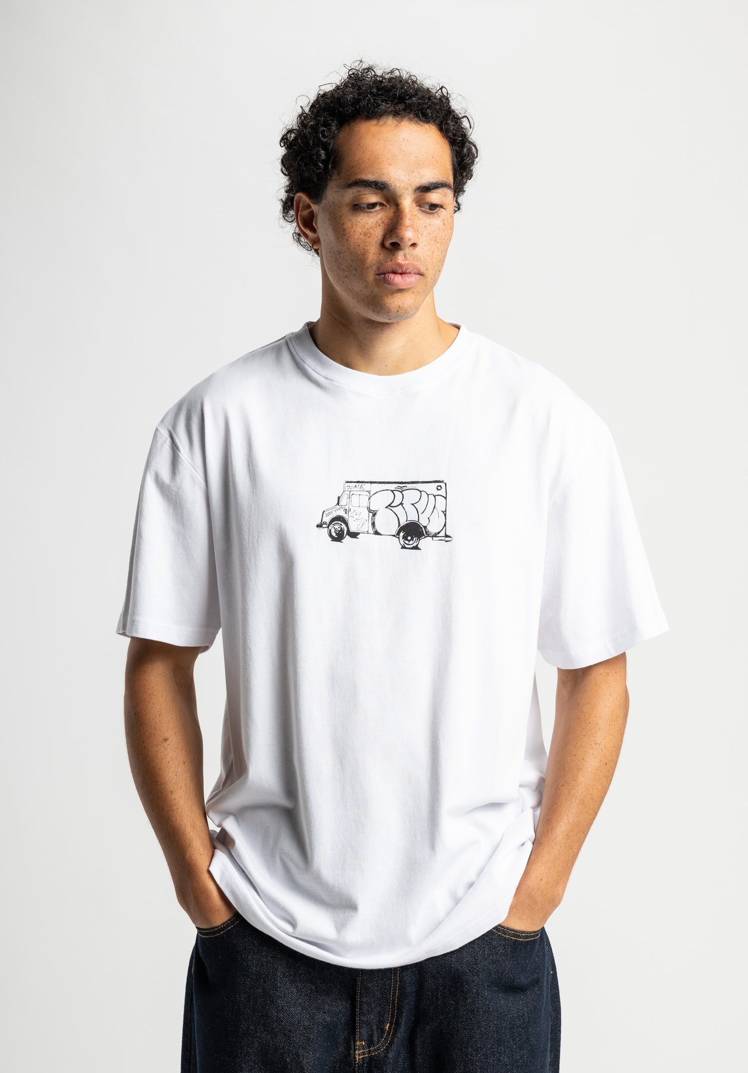 LKW white Closeup1 Zoom Image