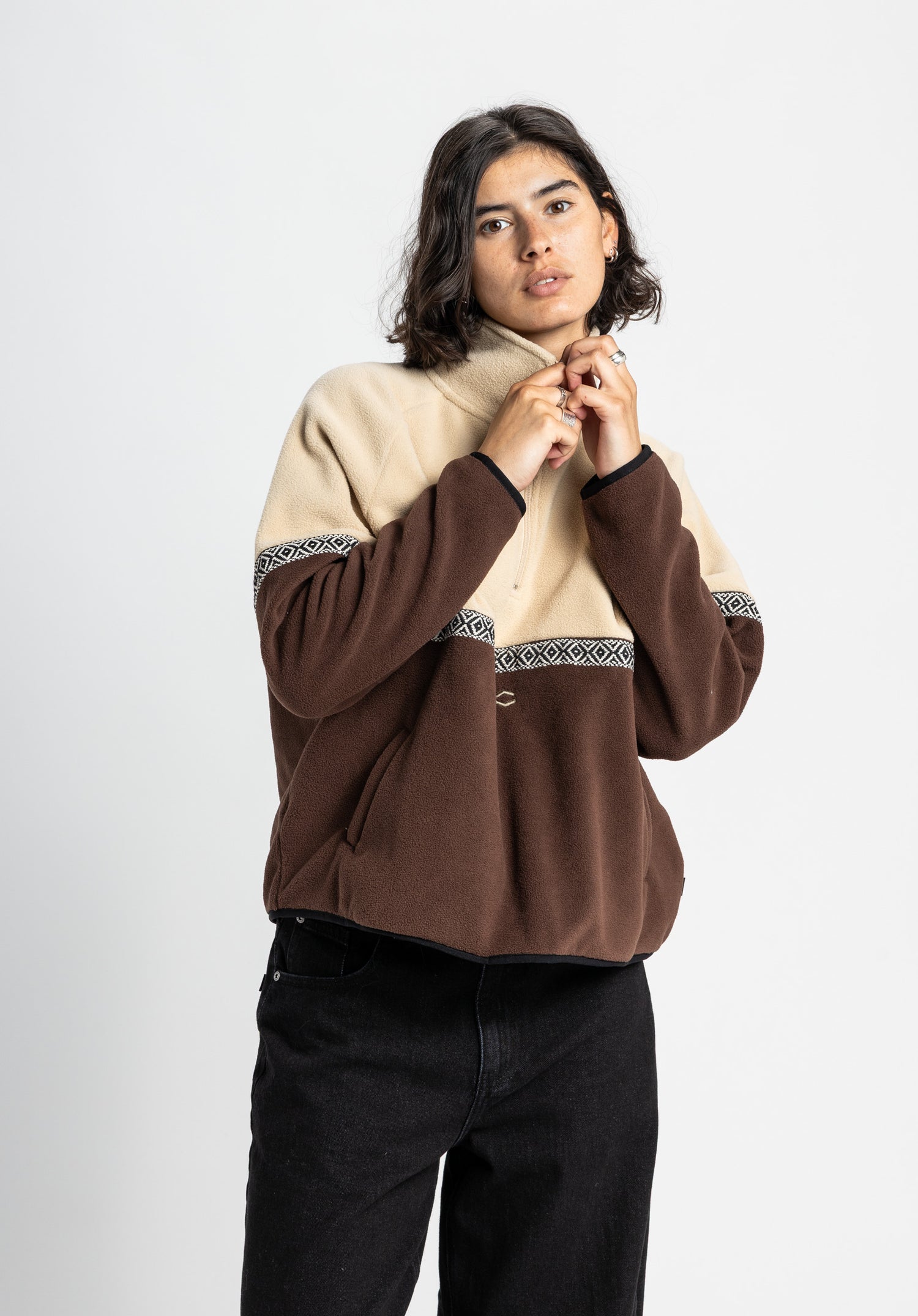 Jalma cream-darkbrown Closeup2 Zoom Image