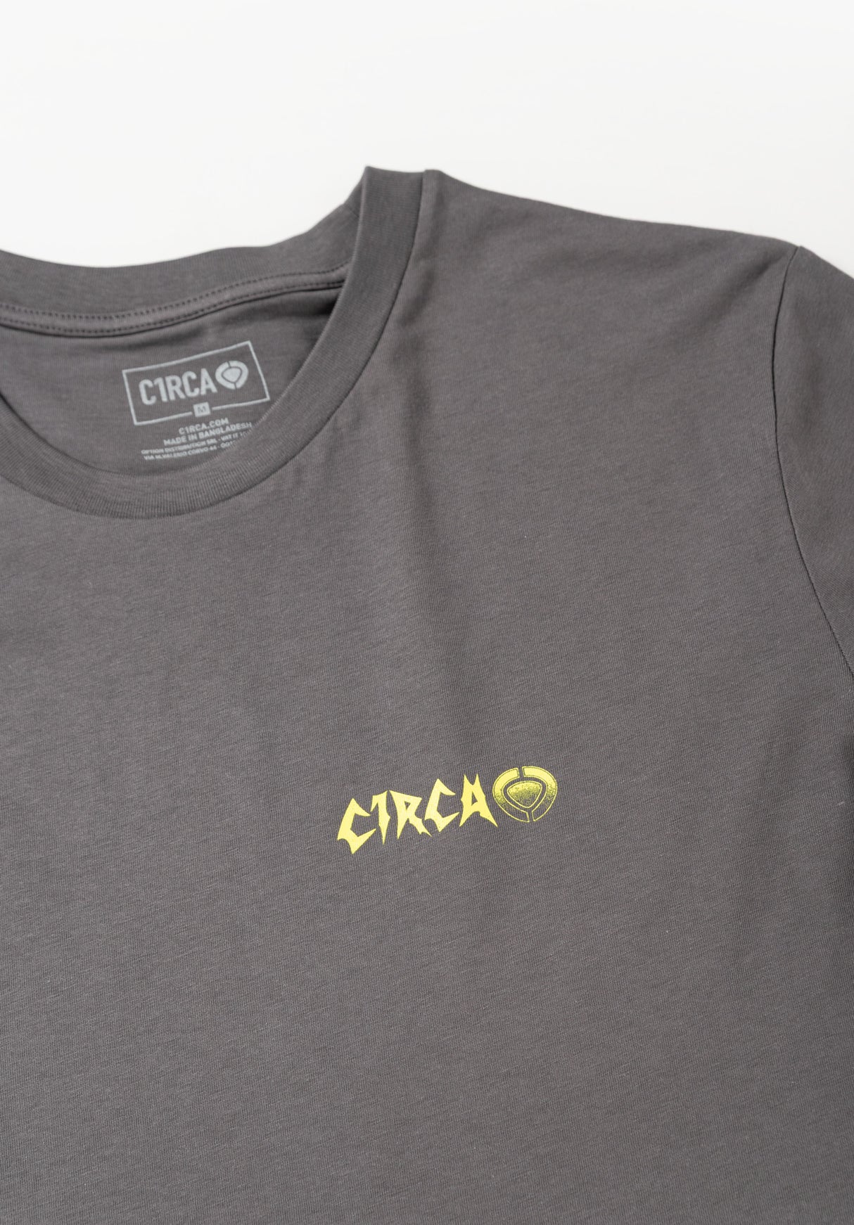 Trapped Tee antracite Closeup2