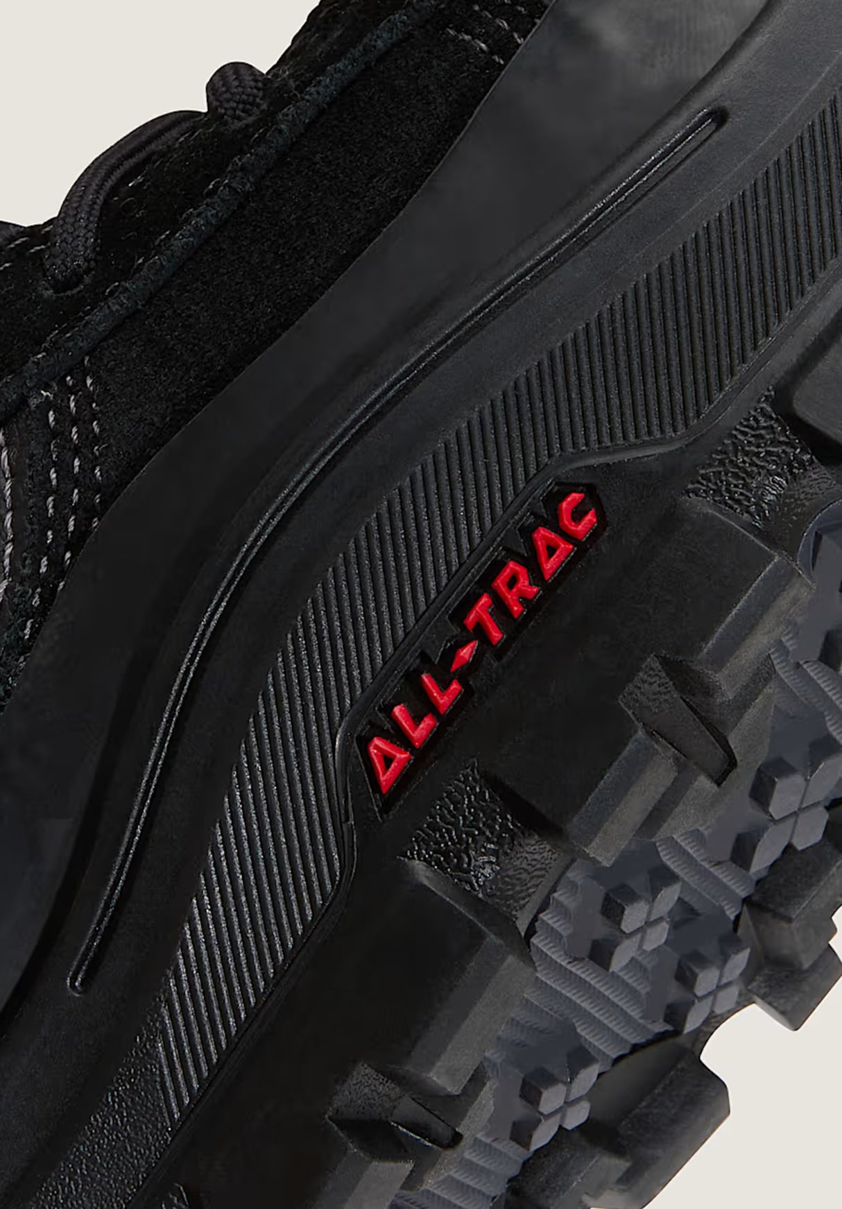 MTE Sk8-Hi Gore-Tex Insulated black-black Closeup2