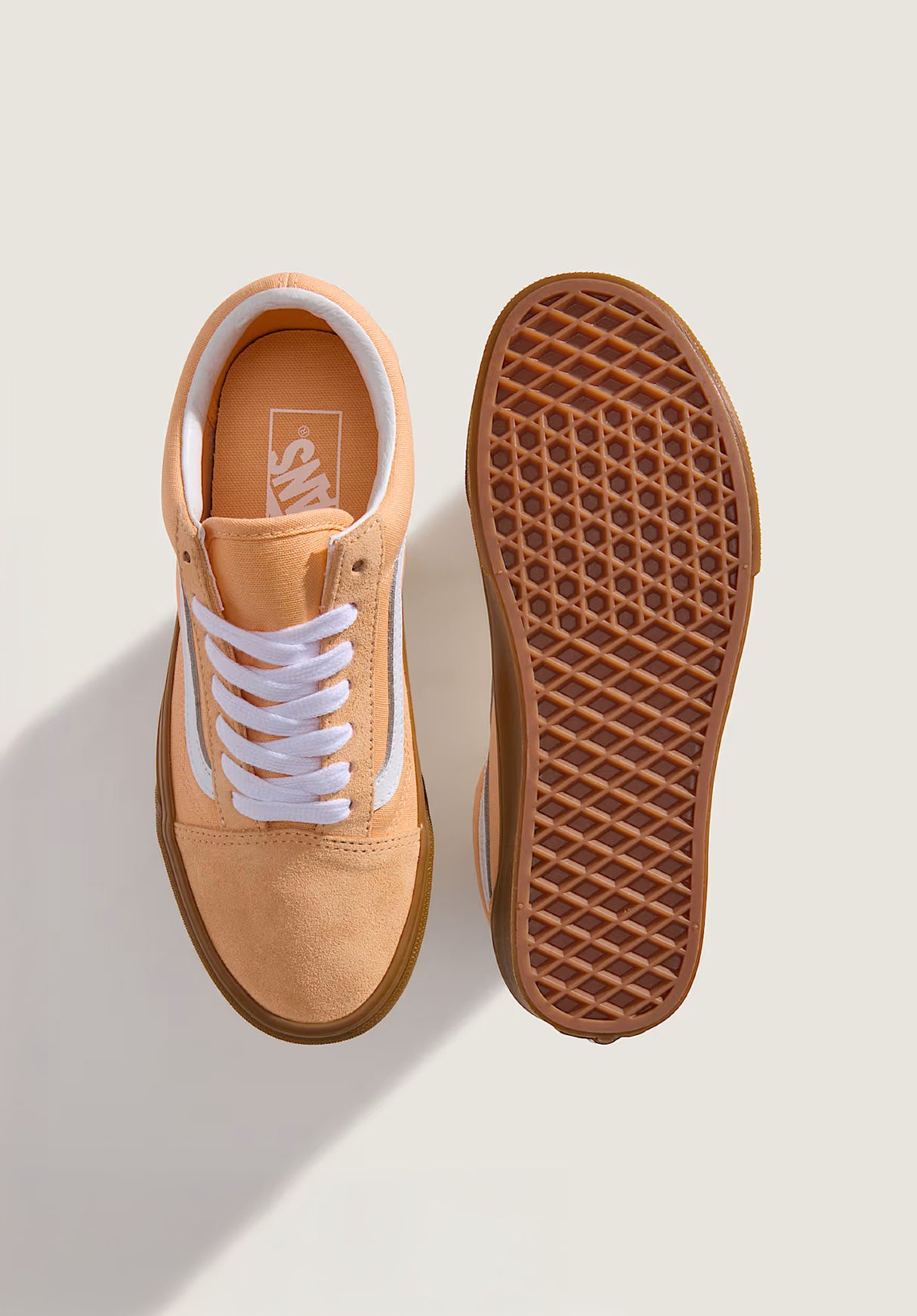 Old Skool gum-apricot-glow Closeup1