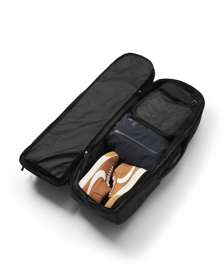 Skateboarding Pro Travel Pack 65L blackout Unteransicht