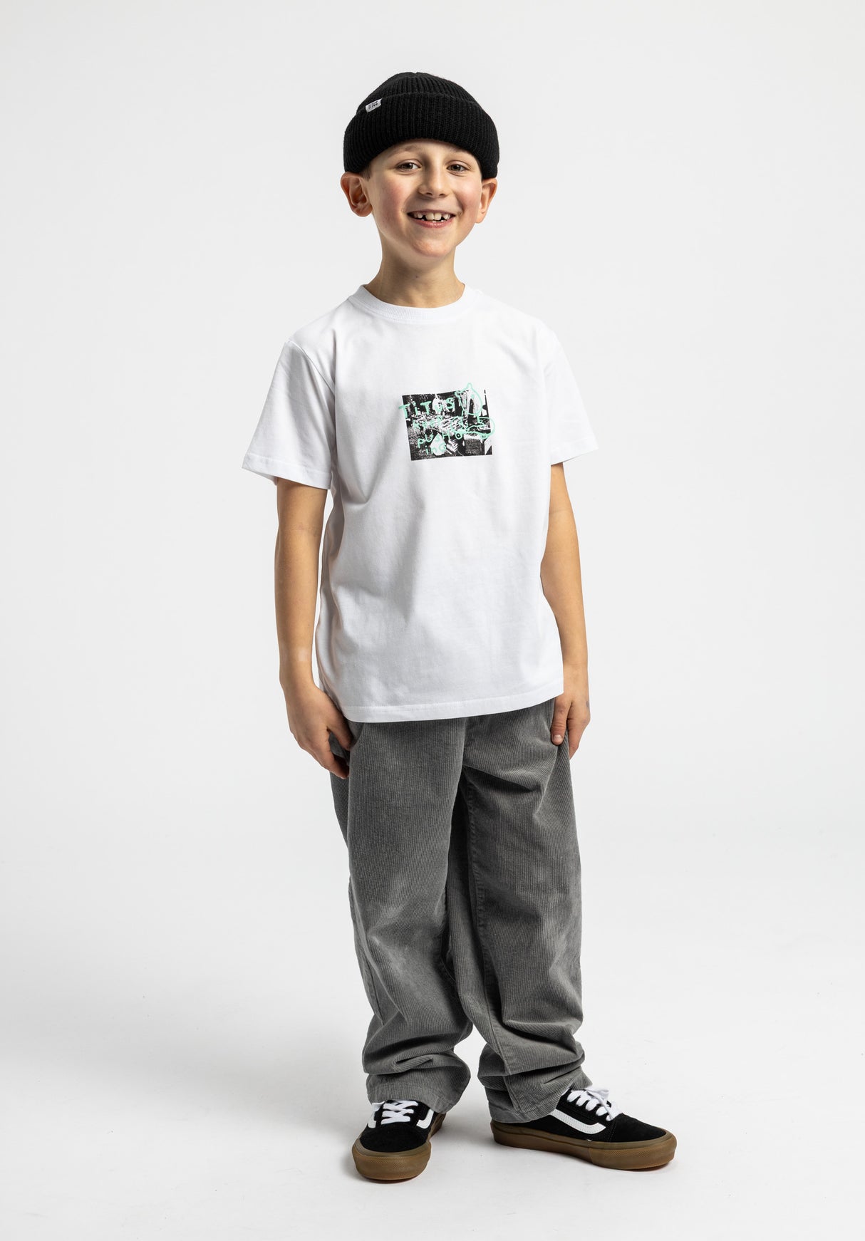 Doggo Kids white Closeup1