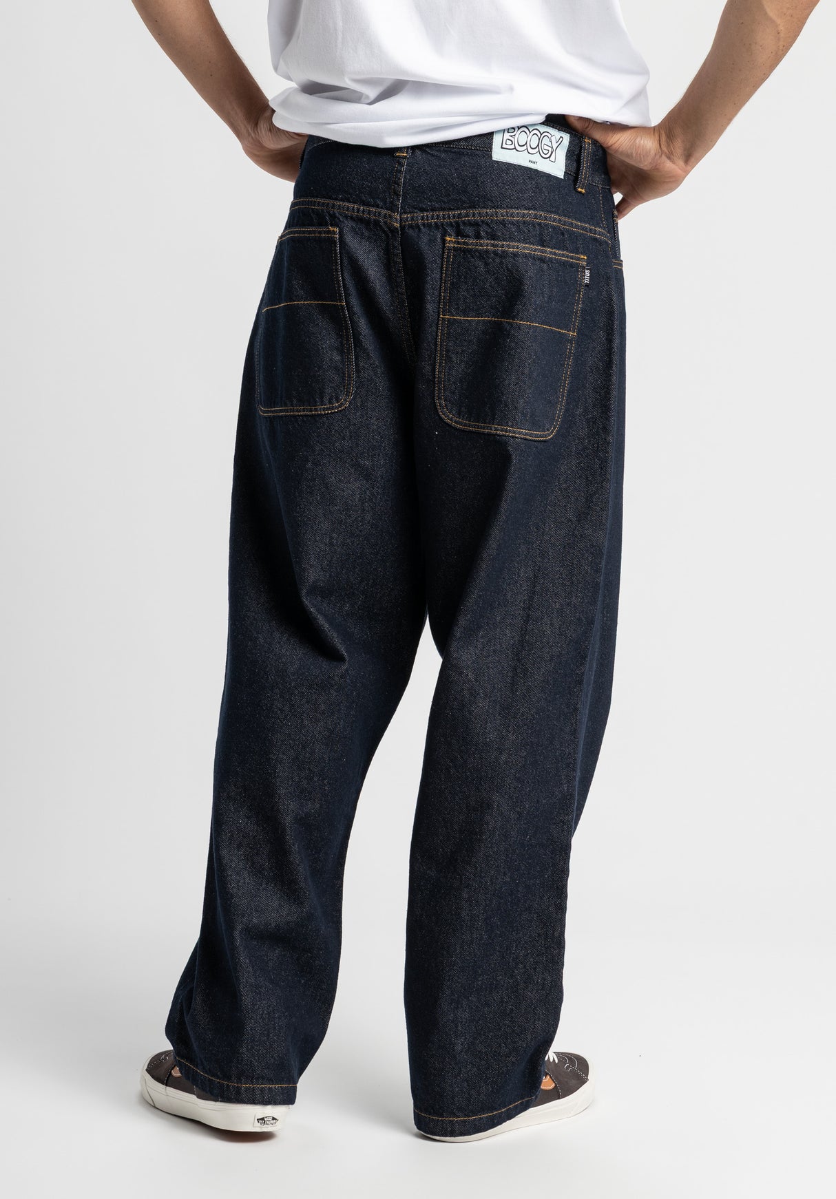 Boogy blue-rinsed Closeup1