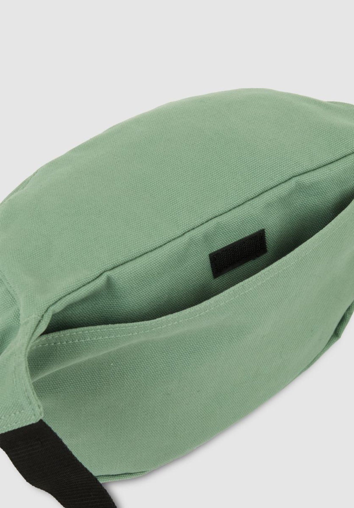 Duck Canvas Cross Body seaspray Closeup1