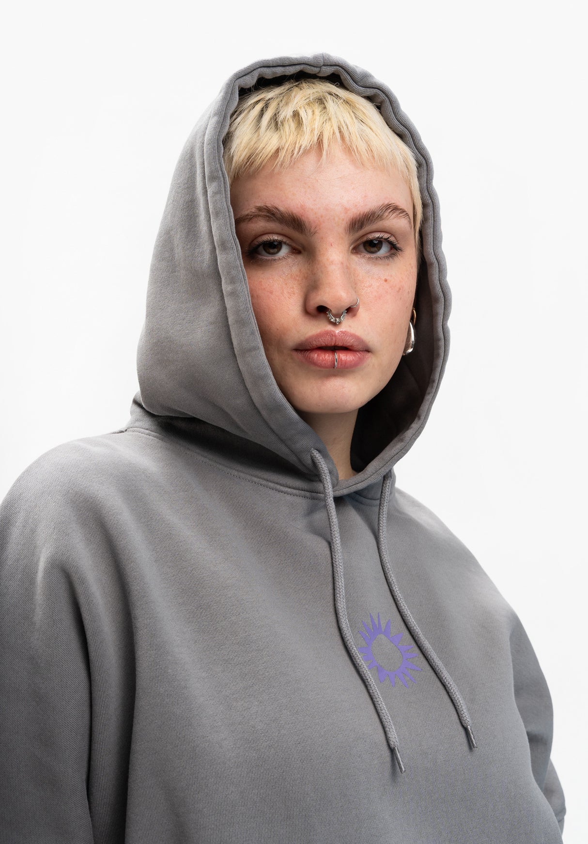 Fanny darkgreyfaded Closeup1