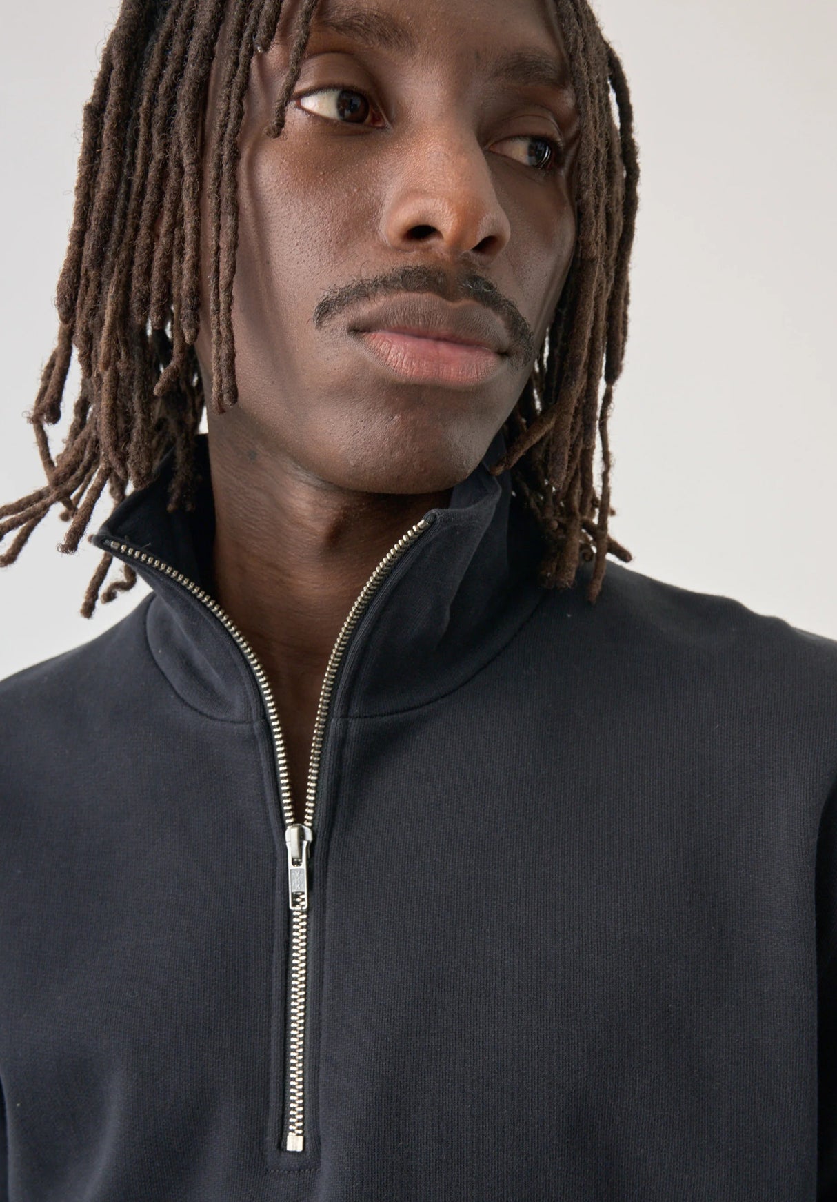 Ligull Classic Quarter Zip black Closeup1