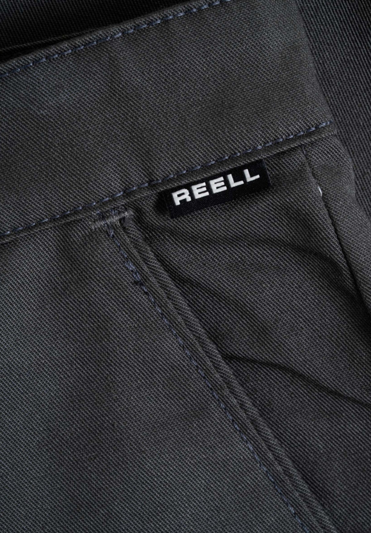 Loose Flex Chino PC vulcangrey Closeup1