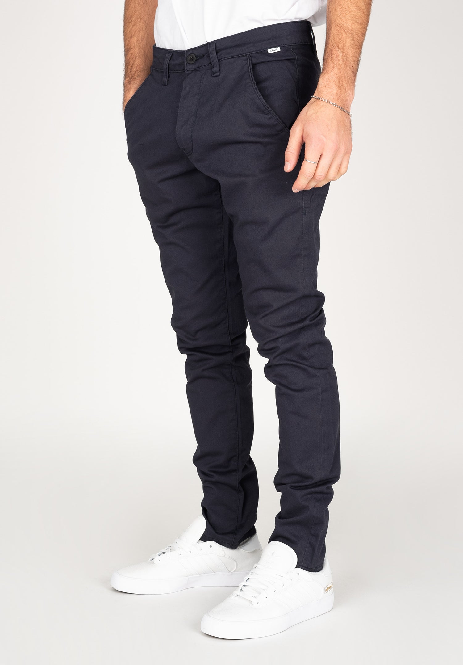 Flex Tapered Chino navy Rueckenansicht Zoom Image