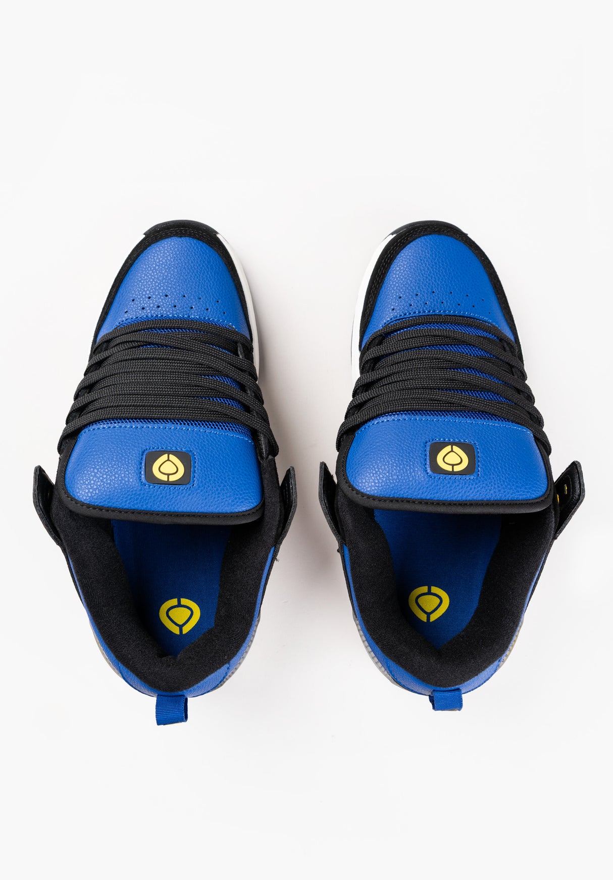 Tave TT black-blue-yellow Closeup2