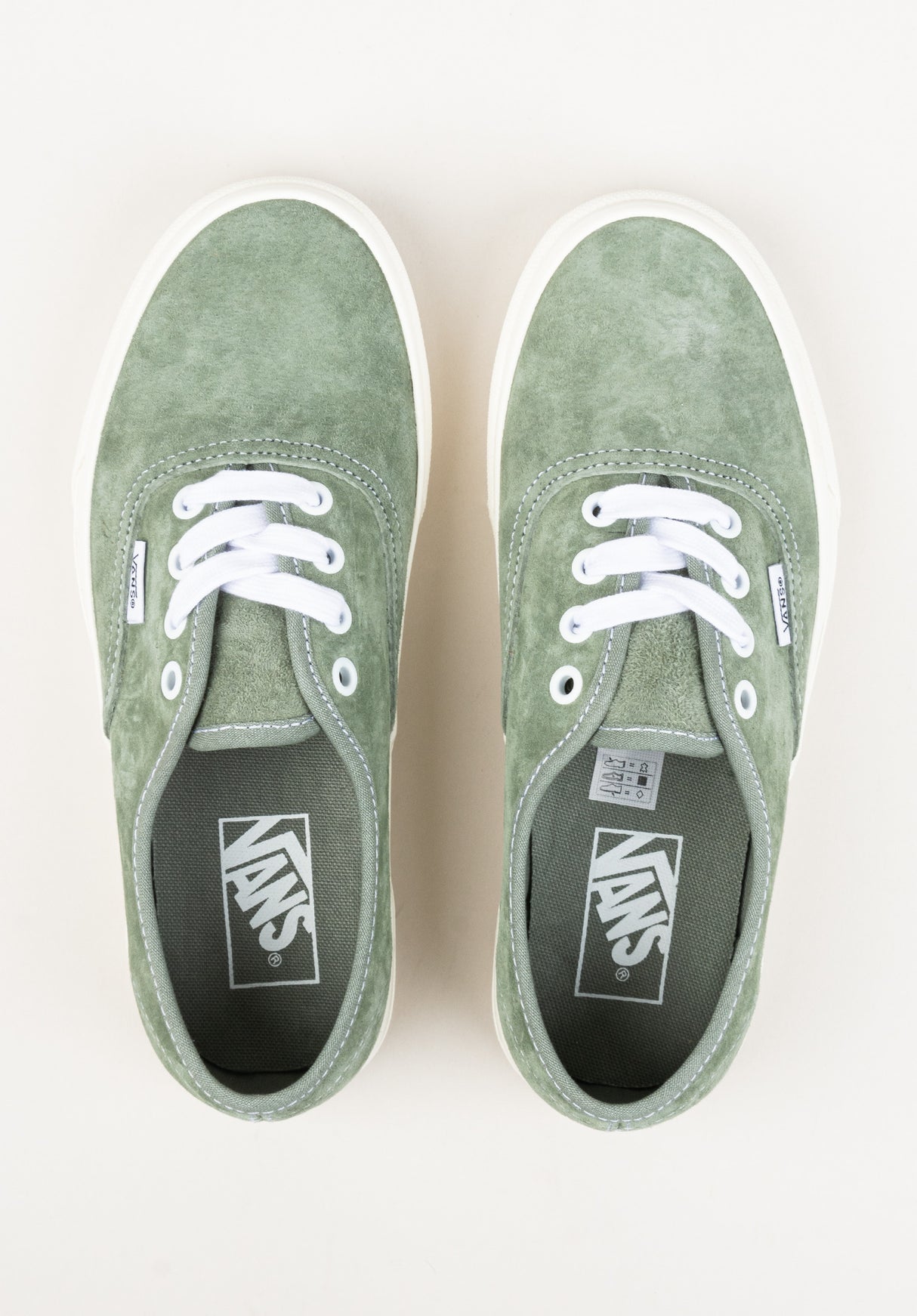 Authentic pigsuede-shadow Closeup2