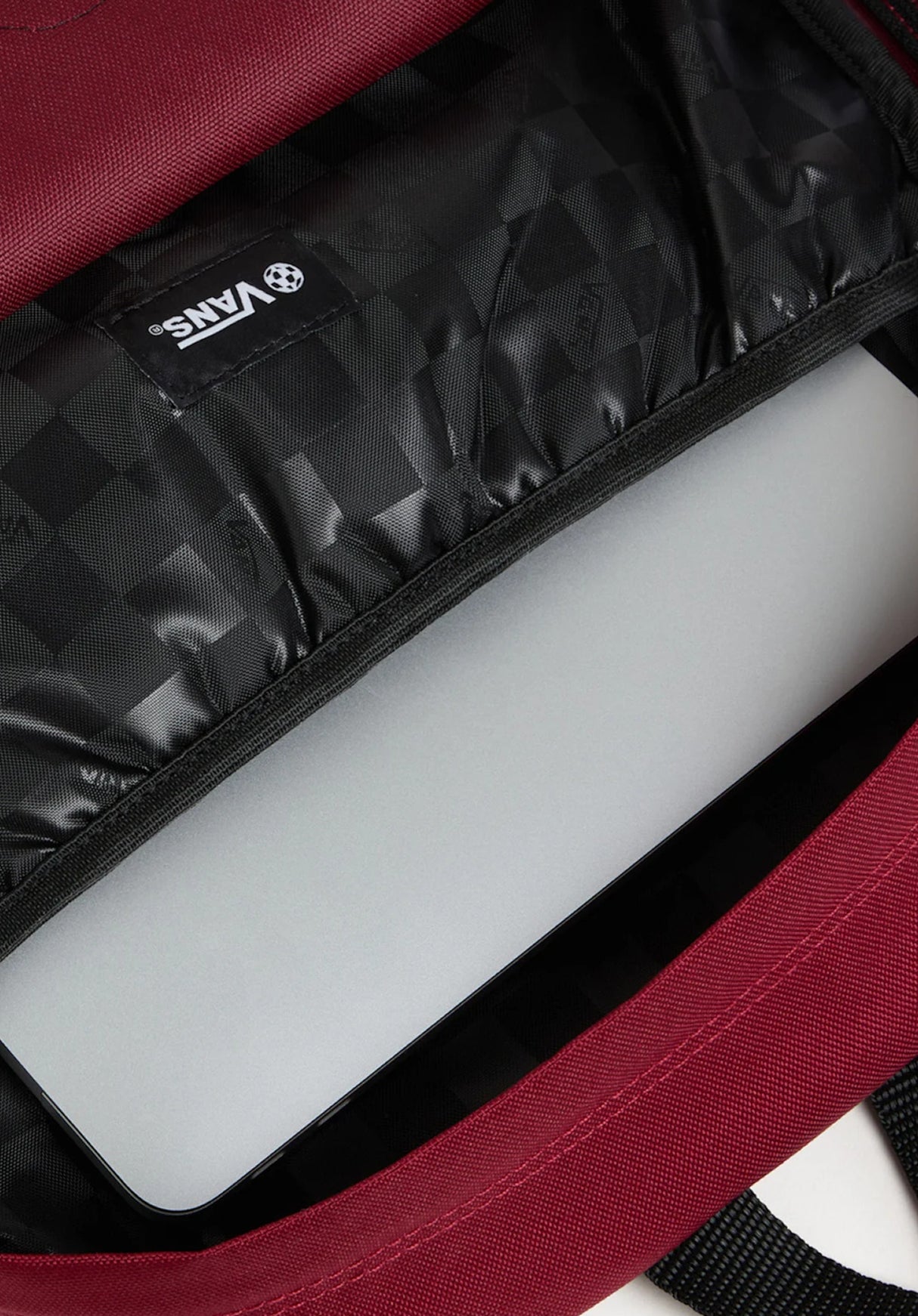 Old Skool Classic bordeaux Closeup1