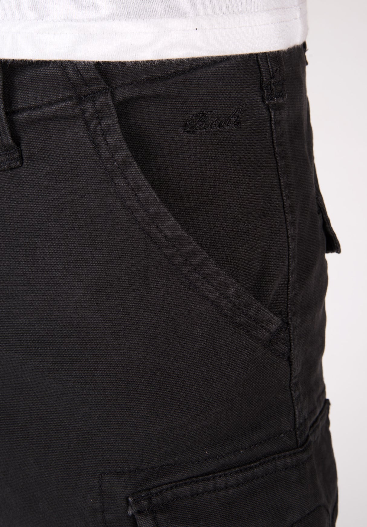 City Cargo Short black Closeup2