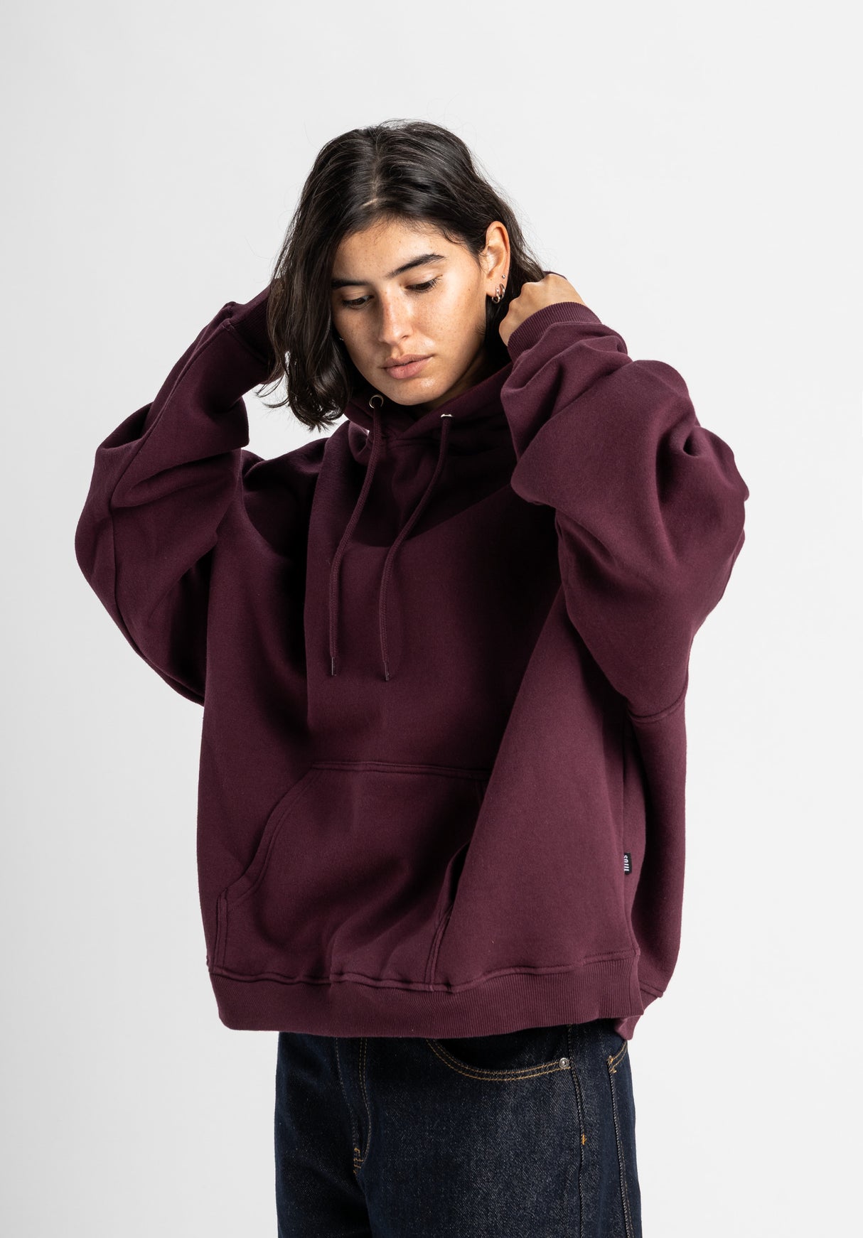 Aine darkcherry Closeup1