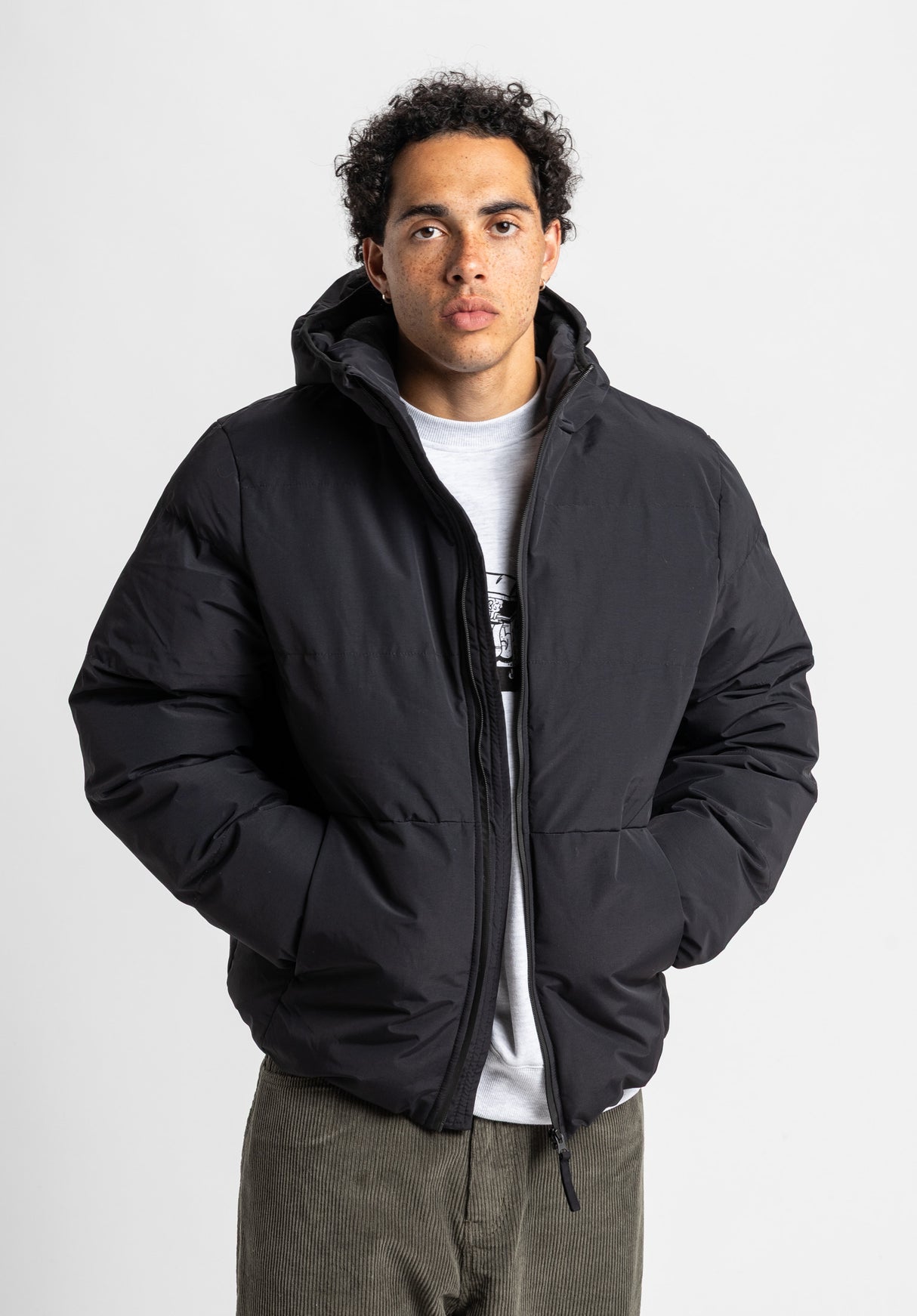 Puffer black Vorderansicht