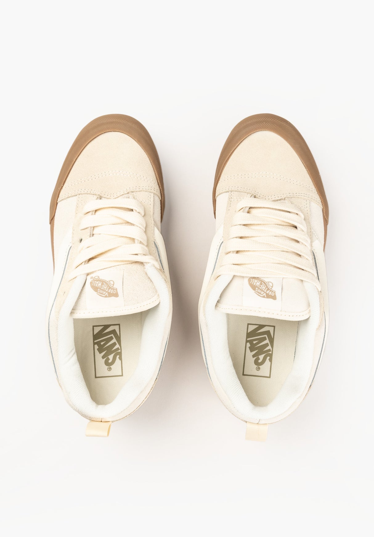 Knu Skool marshmallow-lightgum Closeup2