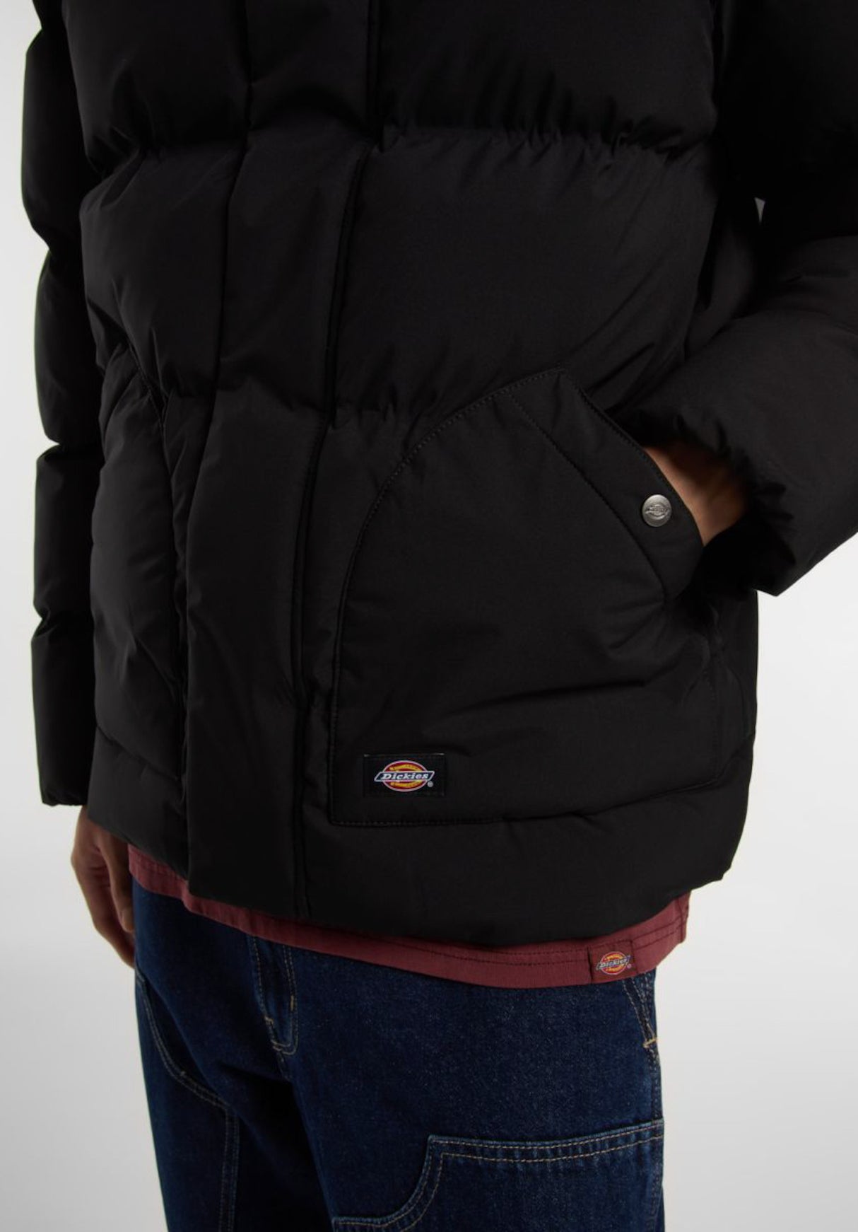 Eagleville Hooded Puffer black Closeup2