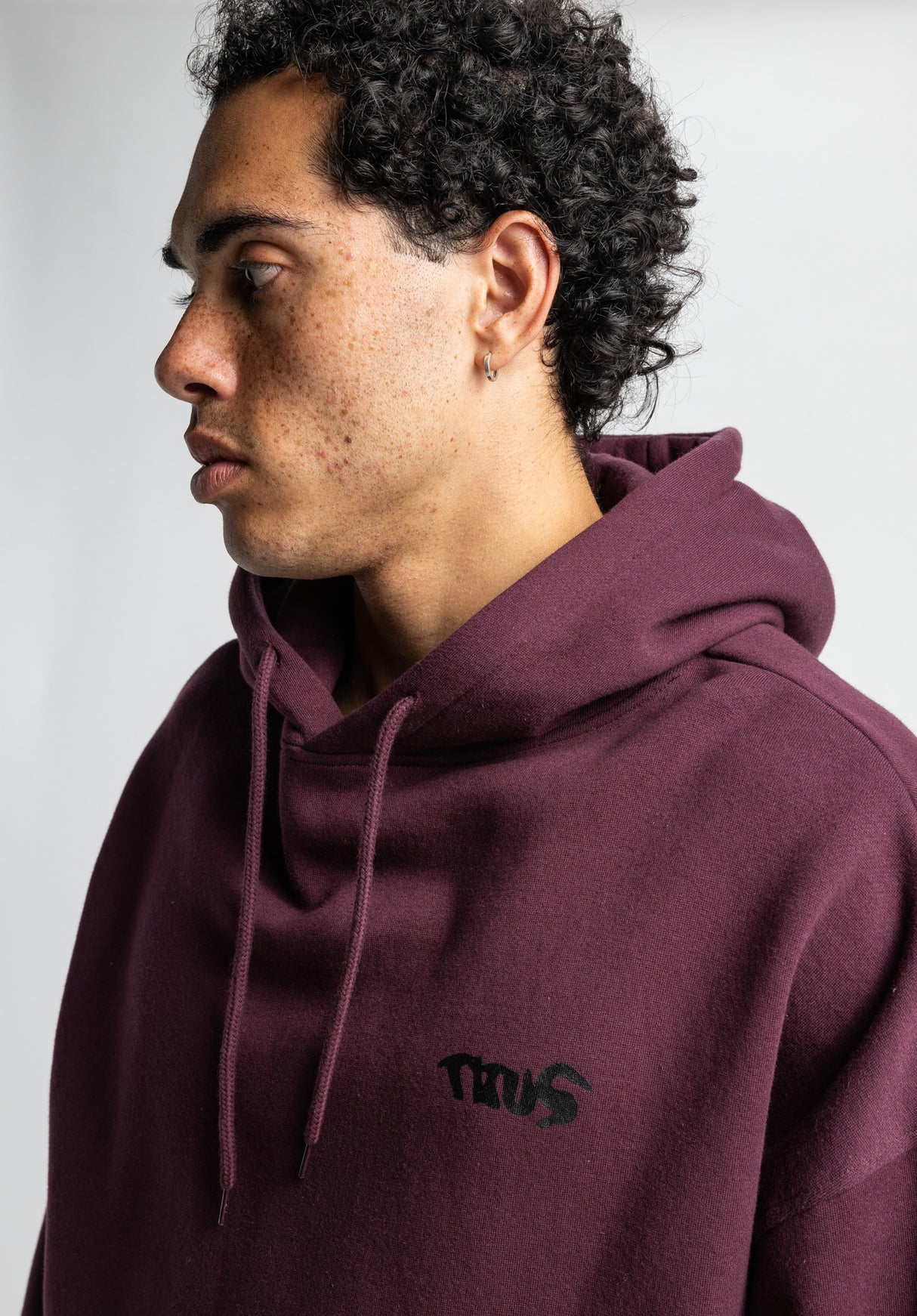 Crew darkcherry Closeup2