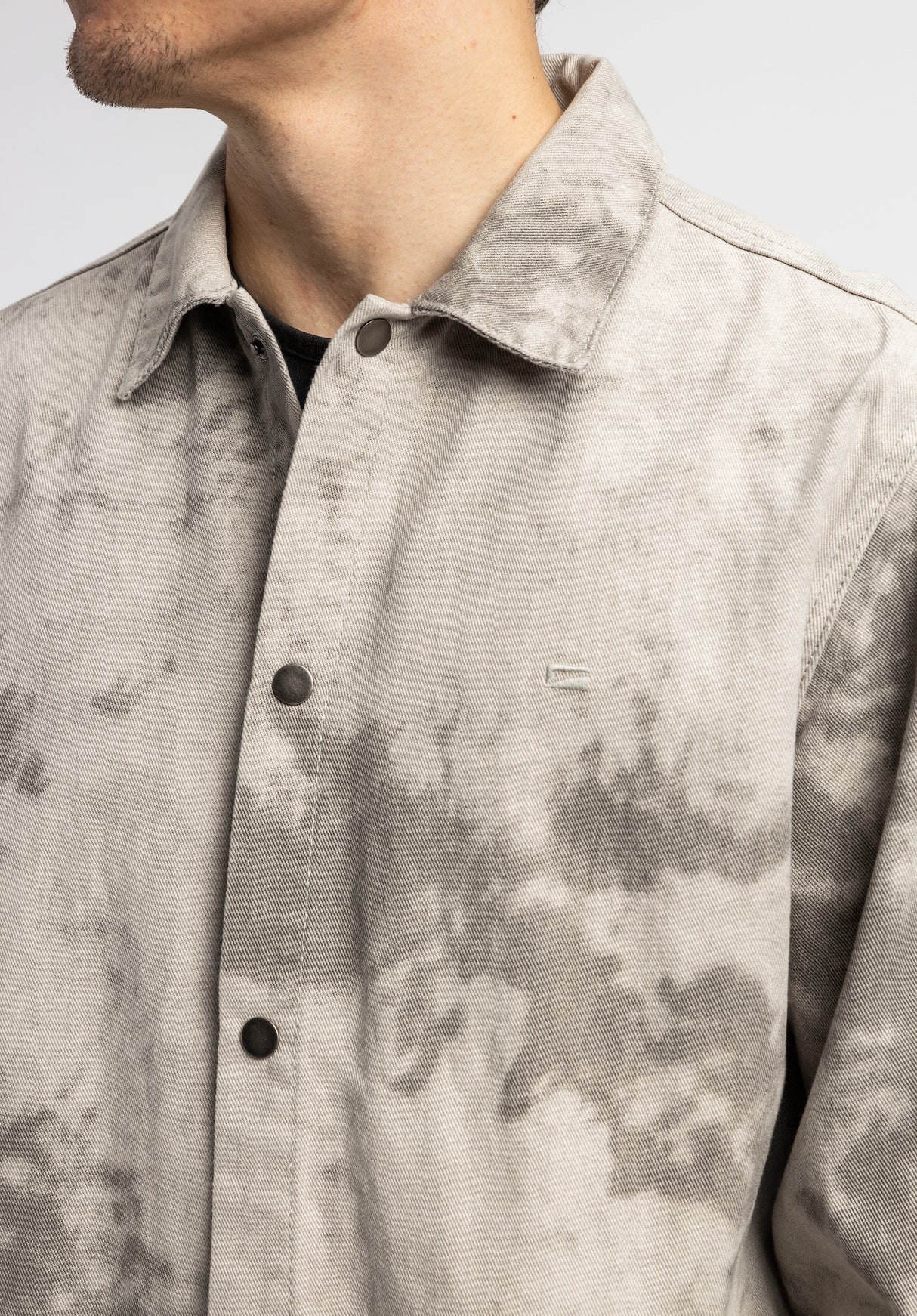 Avelis grey Closeup2