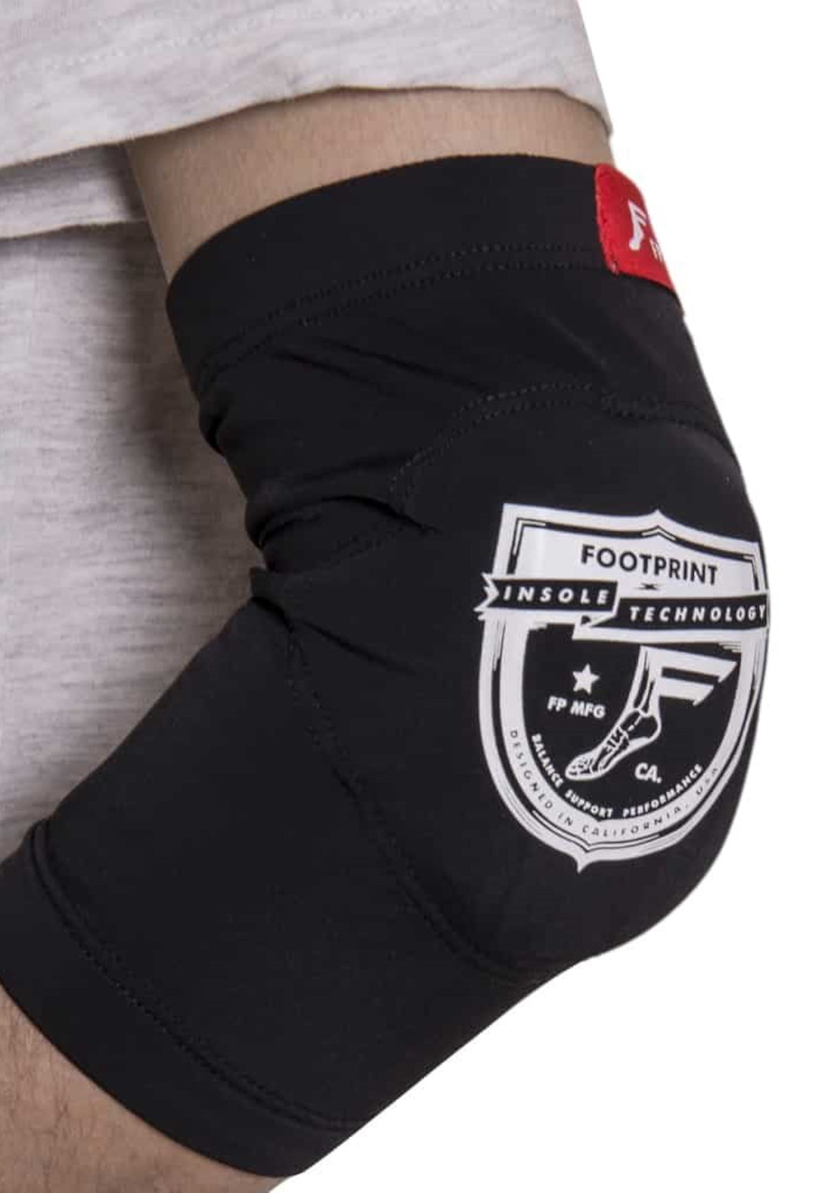 Low Pro Elbow Sleeve shield-logo Rueckenansicht