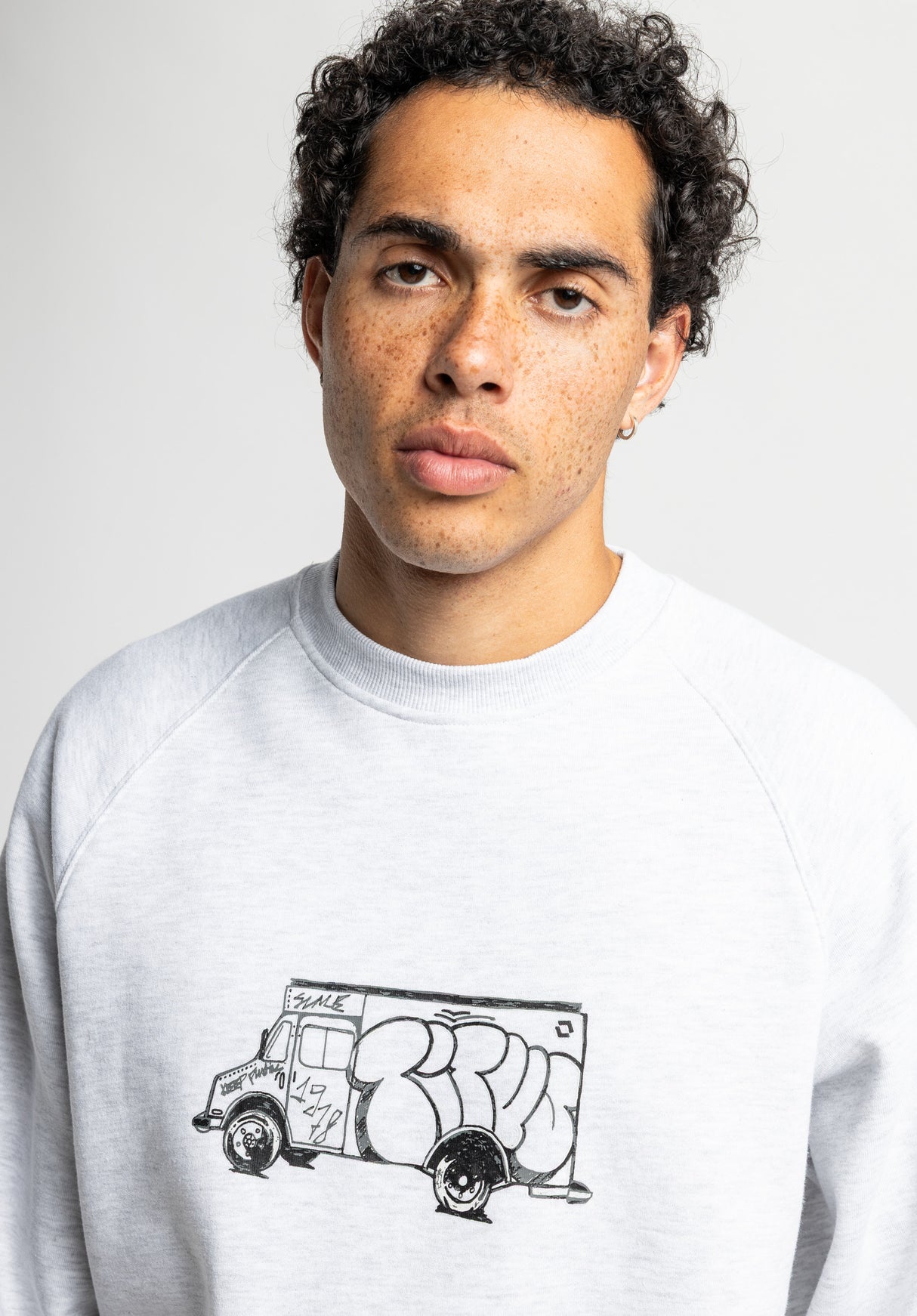 LKW lightheathergrey Closeup1