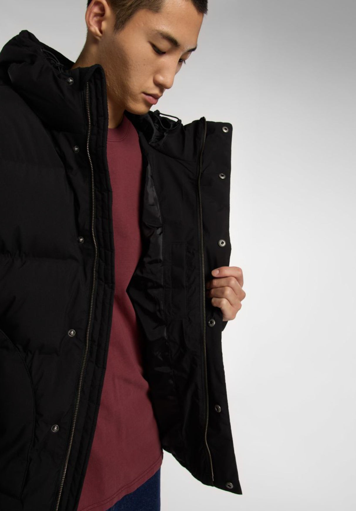 Eagleville Hooded Puffer black Closeup1