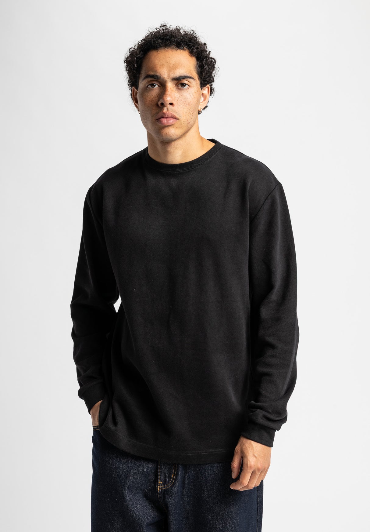 Raw-Longsleeve black Closeup1