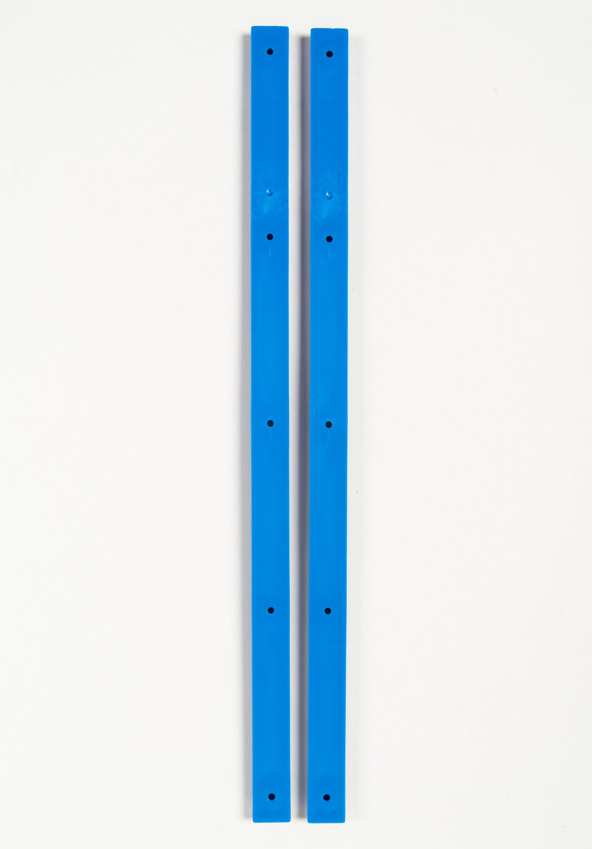 Rails blue Rueckenansicht