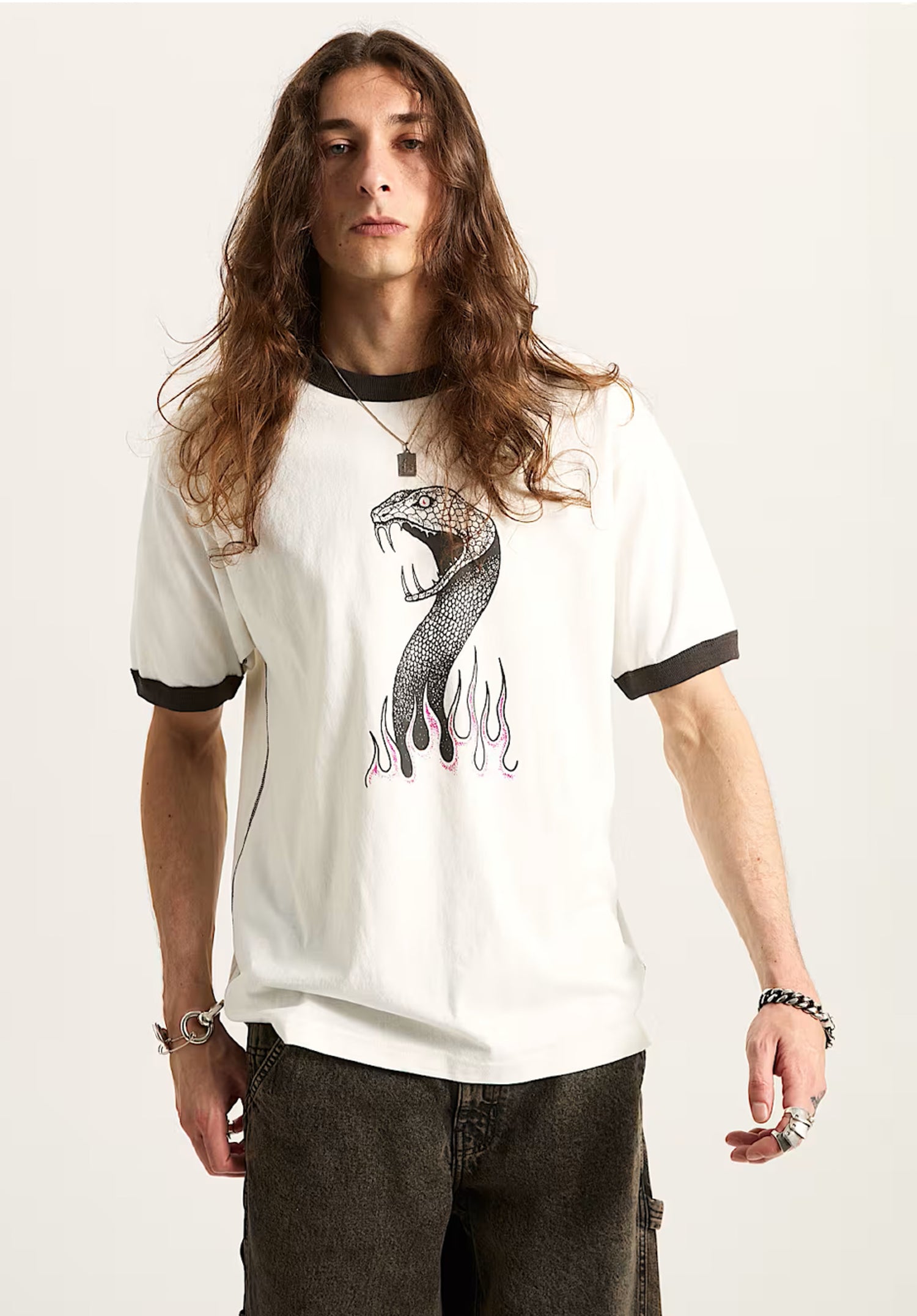 Skate Mike G Snake Flame Ringer marshmallow Vorderansicht Zoom Image