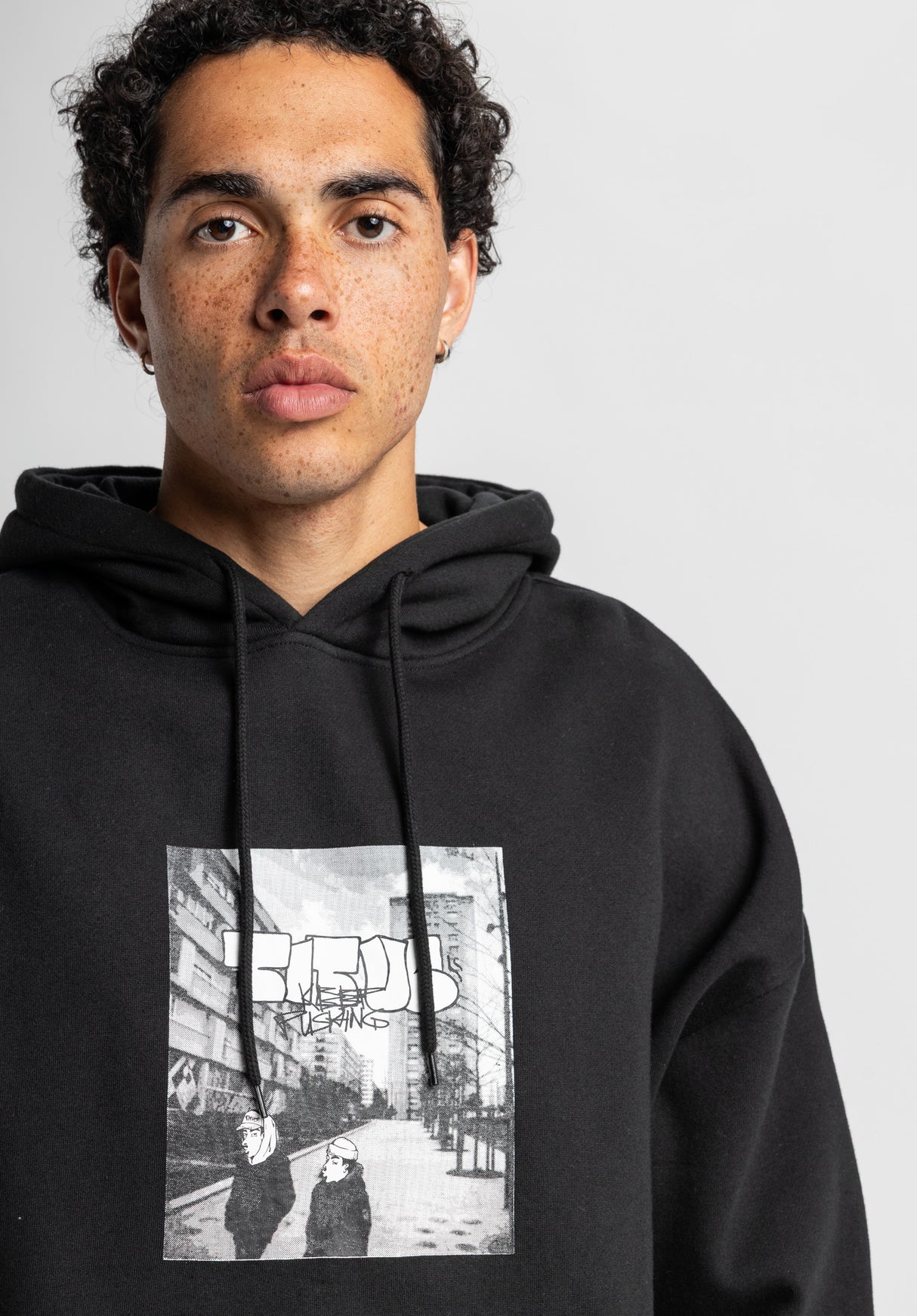 Hood Walk black Closeup1